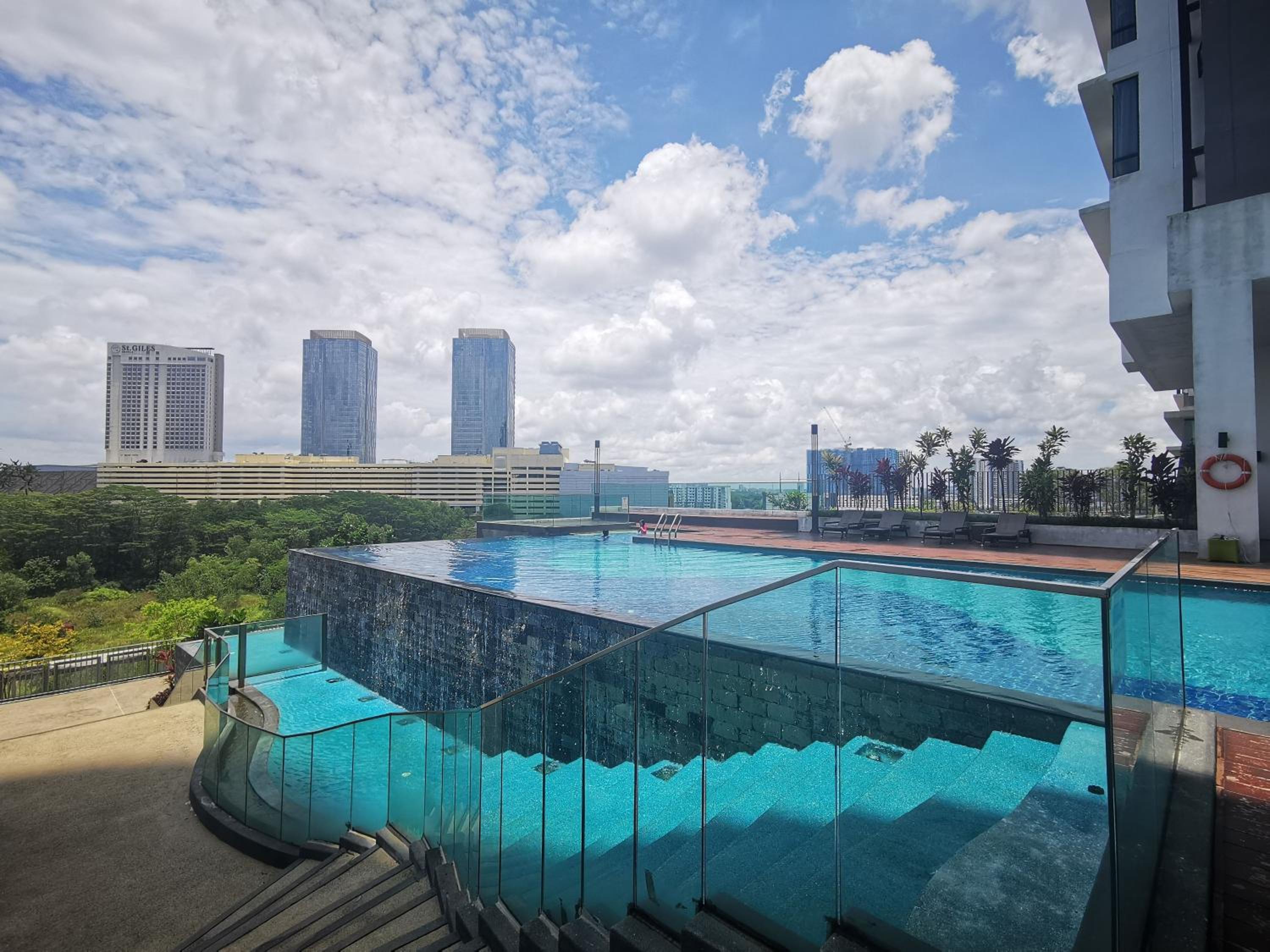 Modern 3BR Family Suite Mosaic Southkey Walk to Mid Valley