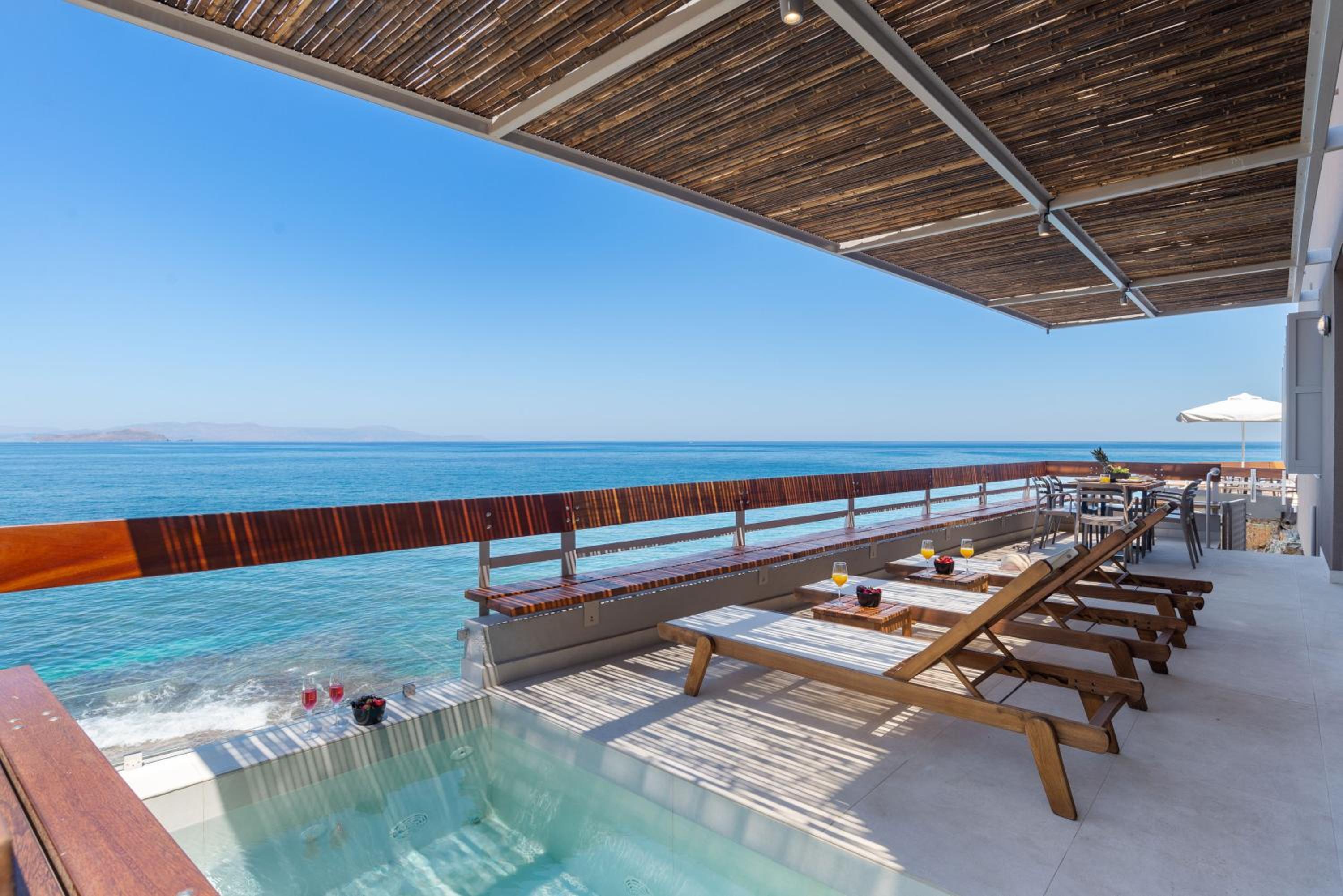 Kormoranos-Hydrobates Waterfront Villa