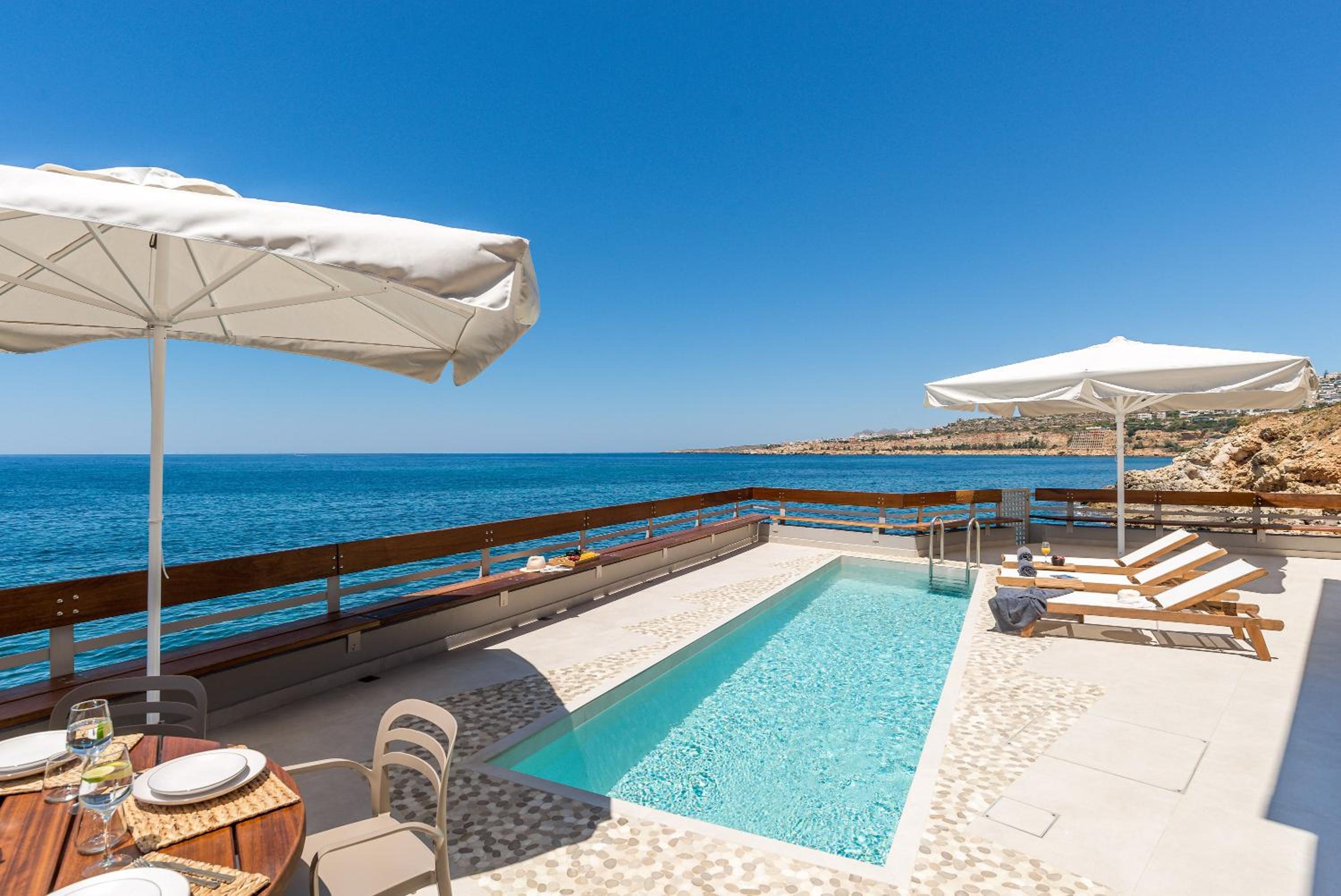Kormoranos-Hydrobates Waterfront Villa