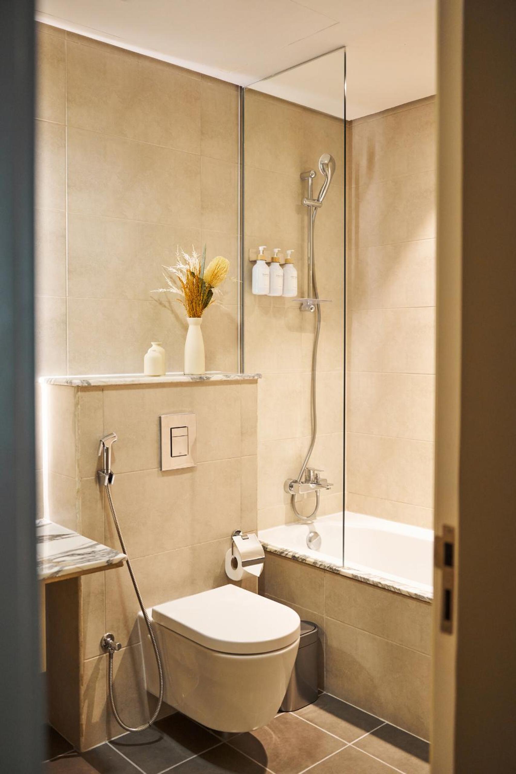 Luxury 58th Floor Seaview 2BR - Paramount Midtown - 6 Guests - 64F Pool Access & Burj View