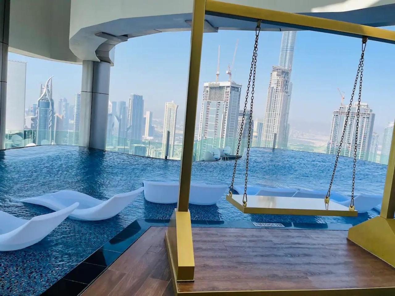 Luxury 58th Floor Seaview 2BR - Paramount Midtown - 6 Guests - 64F Pool Access & Burj View