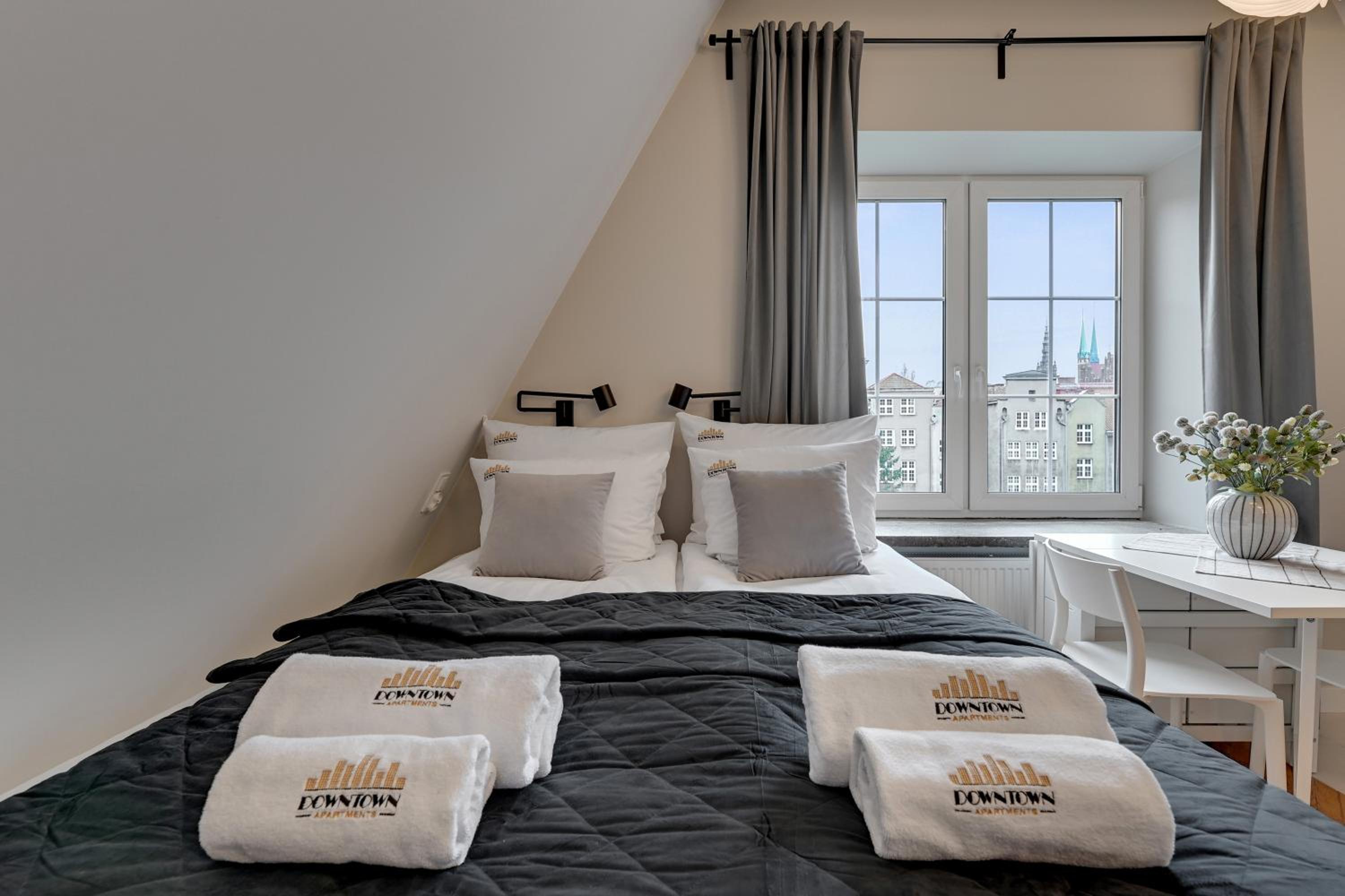 Old Town Świętojańska Boutique Stay by Downtown Apartments