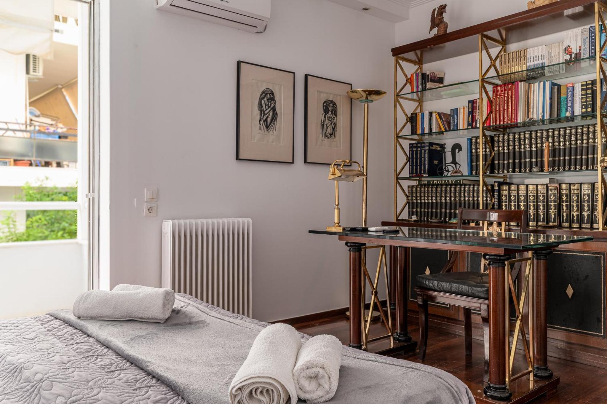 Luxury Apartment Demokratias — Athens photo 4