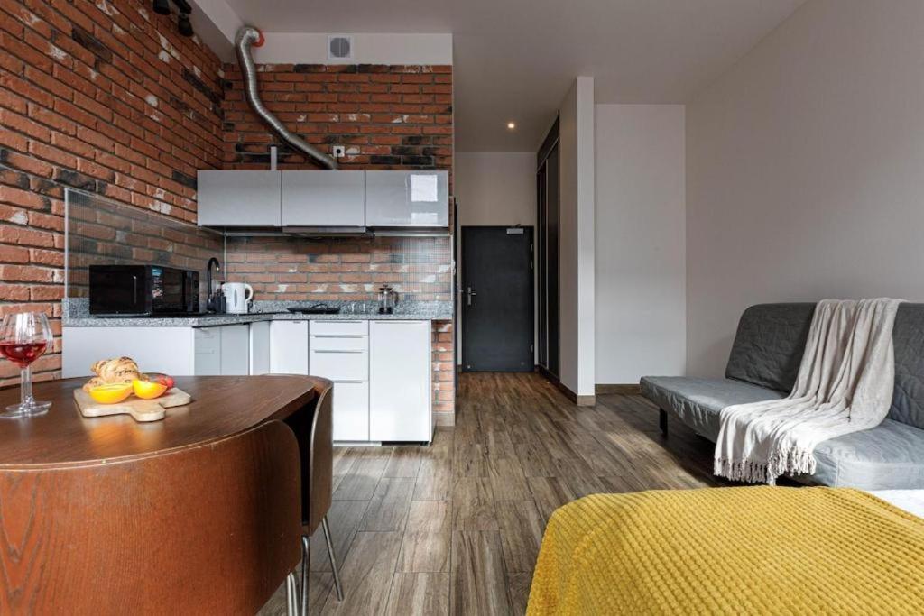 Golden Apartments Wrocław - Cozy Studio - Great Location&K28