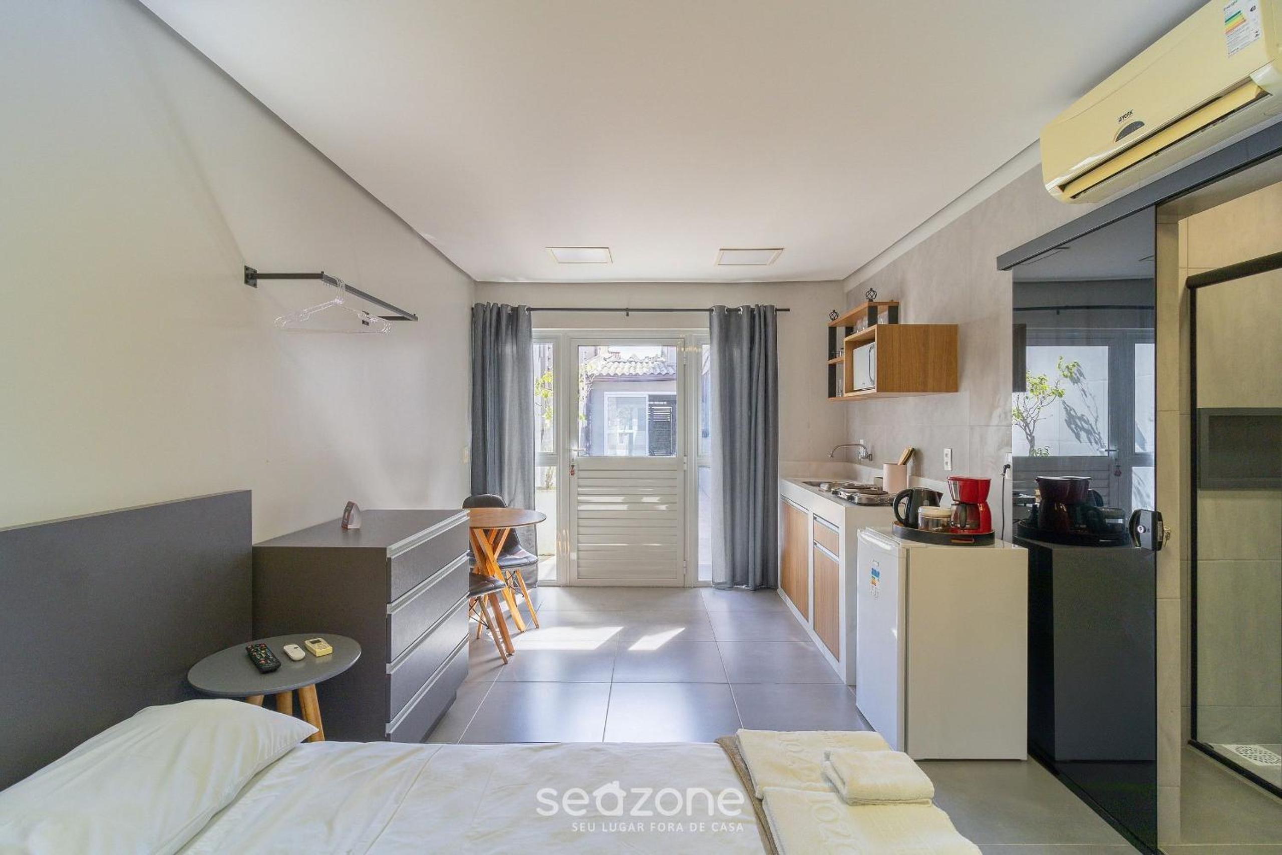 Modern Studio in Condominium with Pool in Floripa - ASK