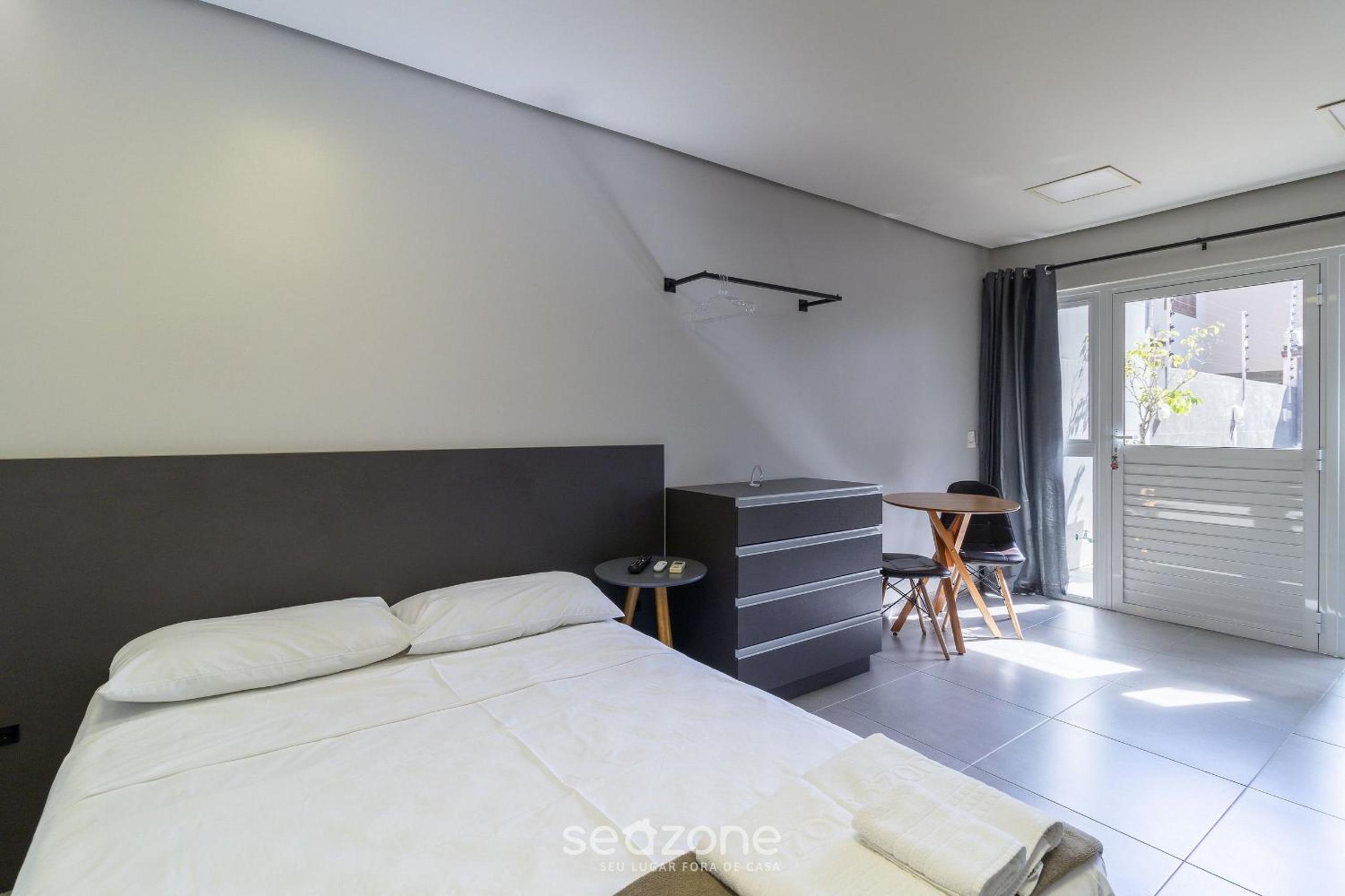 Modern Studio in Condominium with Pool in Floripa - ASK