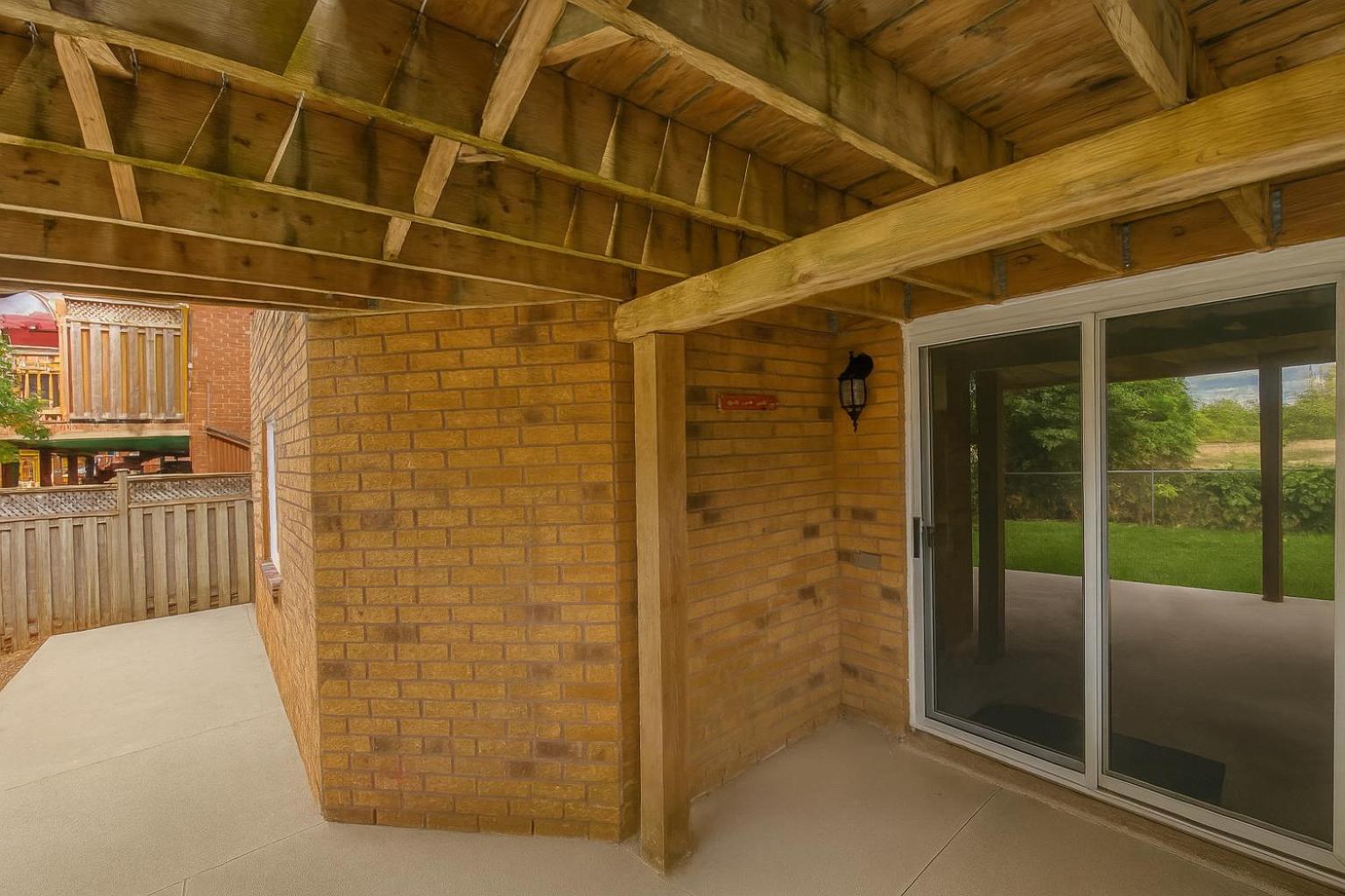 Newly Renovated 3BR Orangeville Basement Suite with Private Access, 10 Min Walk to Headwaters Hospital, 5 Min Drive to Mount Alverno! Ideal for Medical Sta