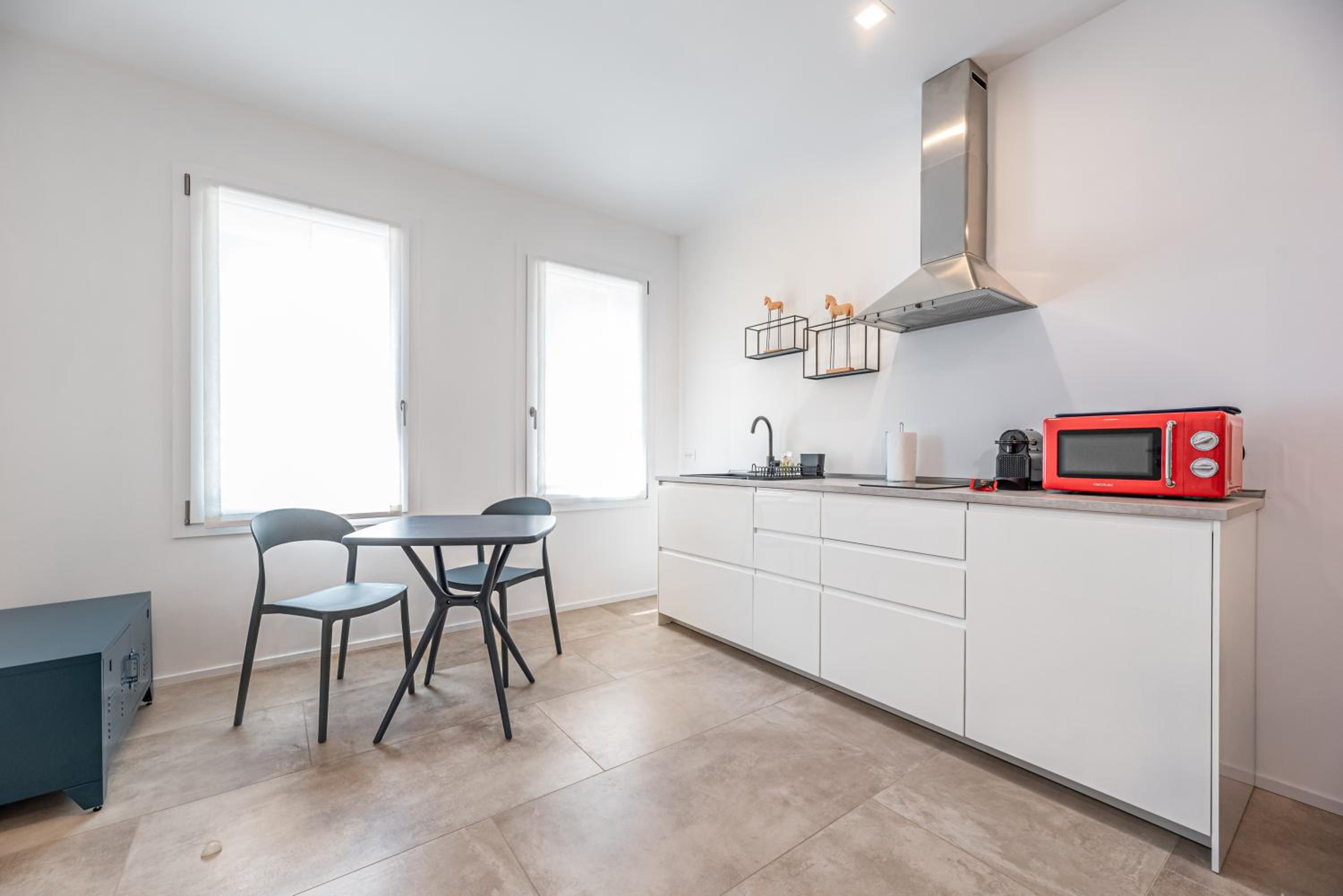 Modern Apartment in Villa with Garden - Easy Parking