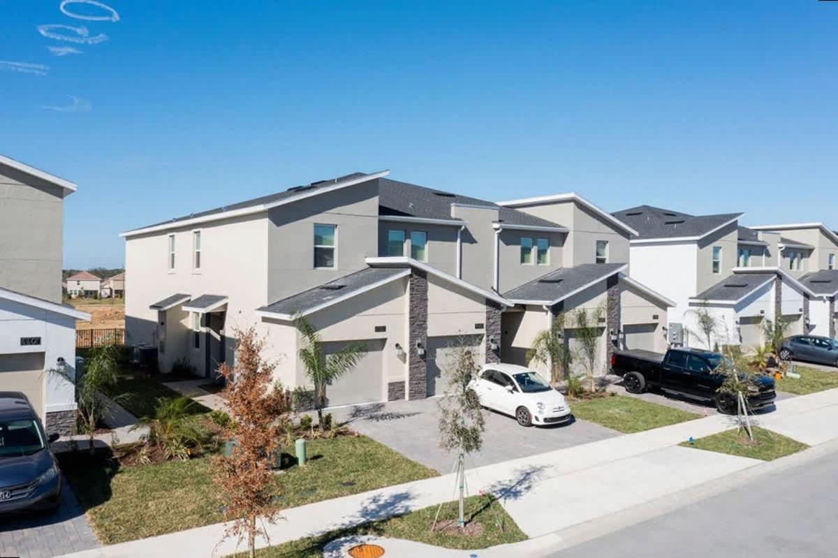 Chic 2Bd Family Retreat with Free Waterpark