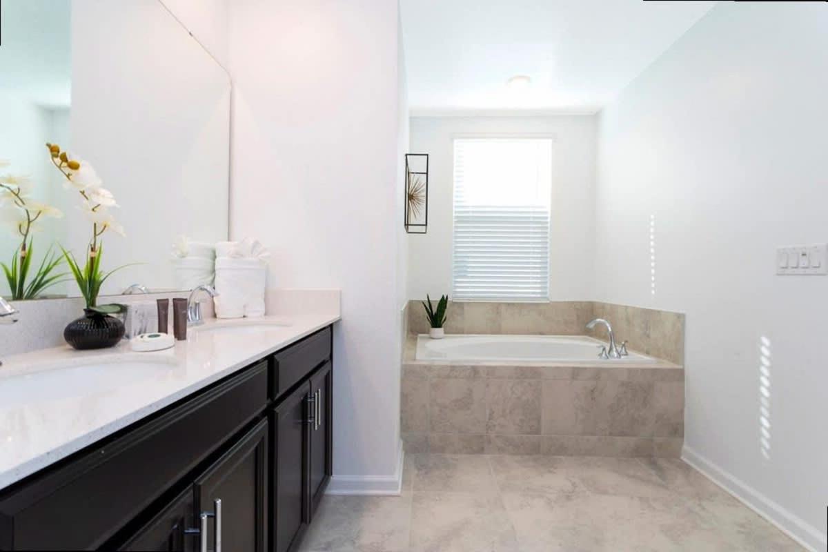 Chic 2Bd Family Retreat with Free Waterpark