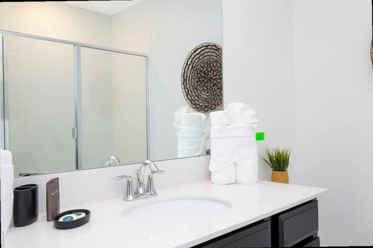 Chic 2Bd Family Retreat with Free Waterpark