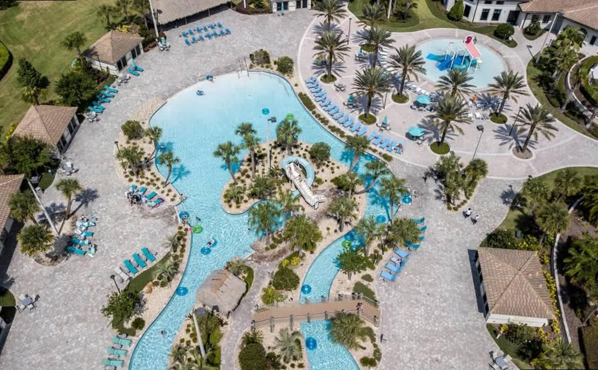 Chic 2Bd Family Retreat with Free Waterpark