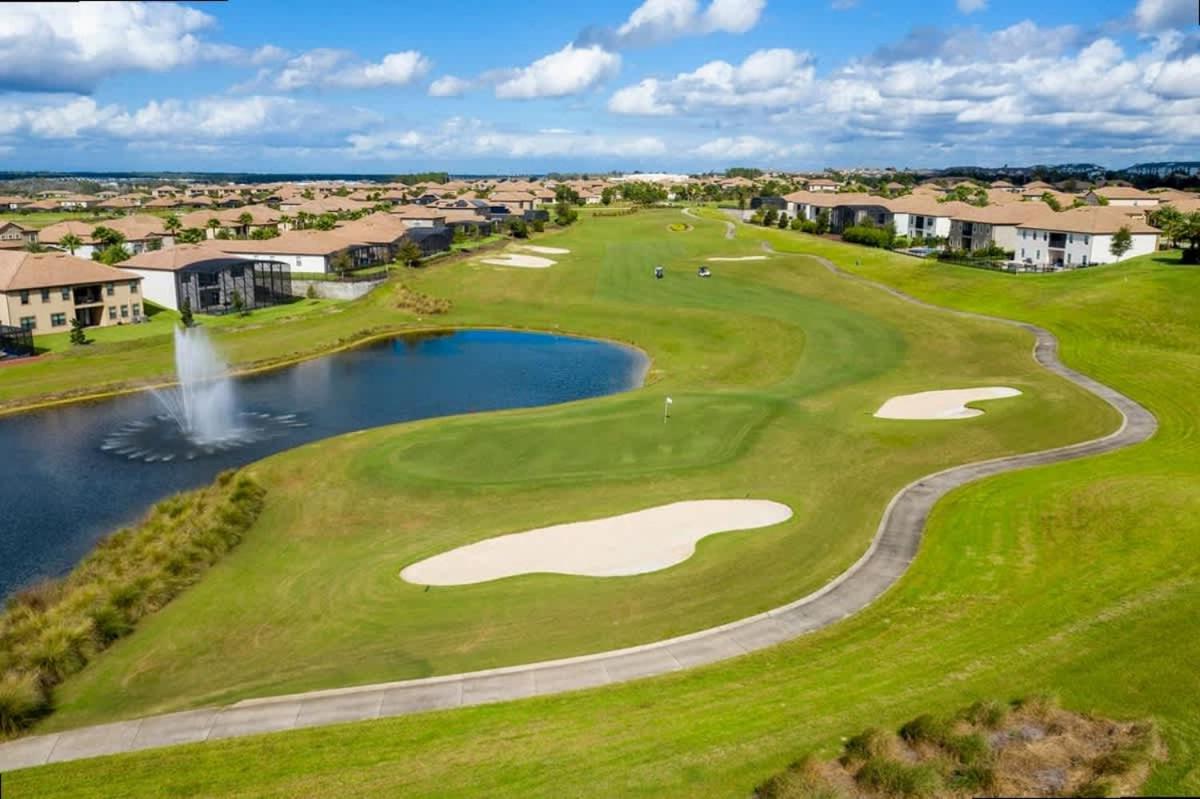 Chic 2Bd Family Retreat with Free Waterpark