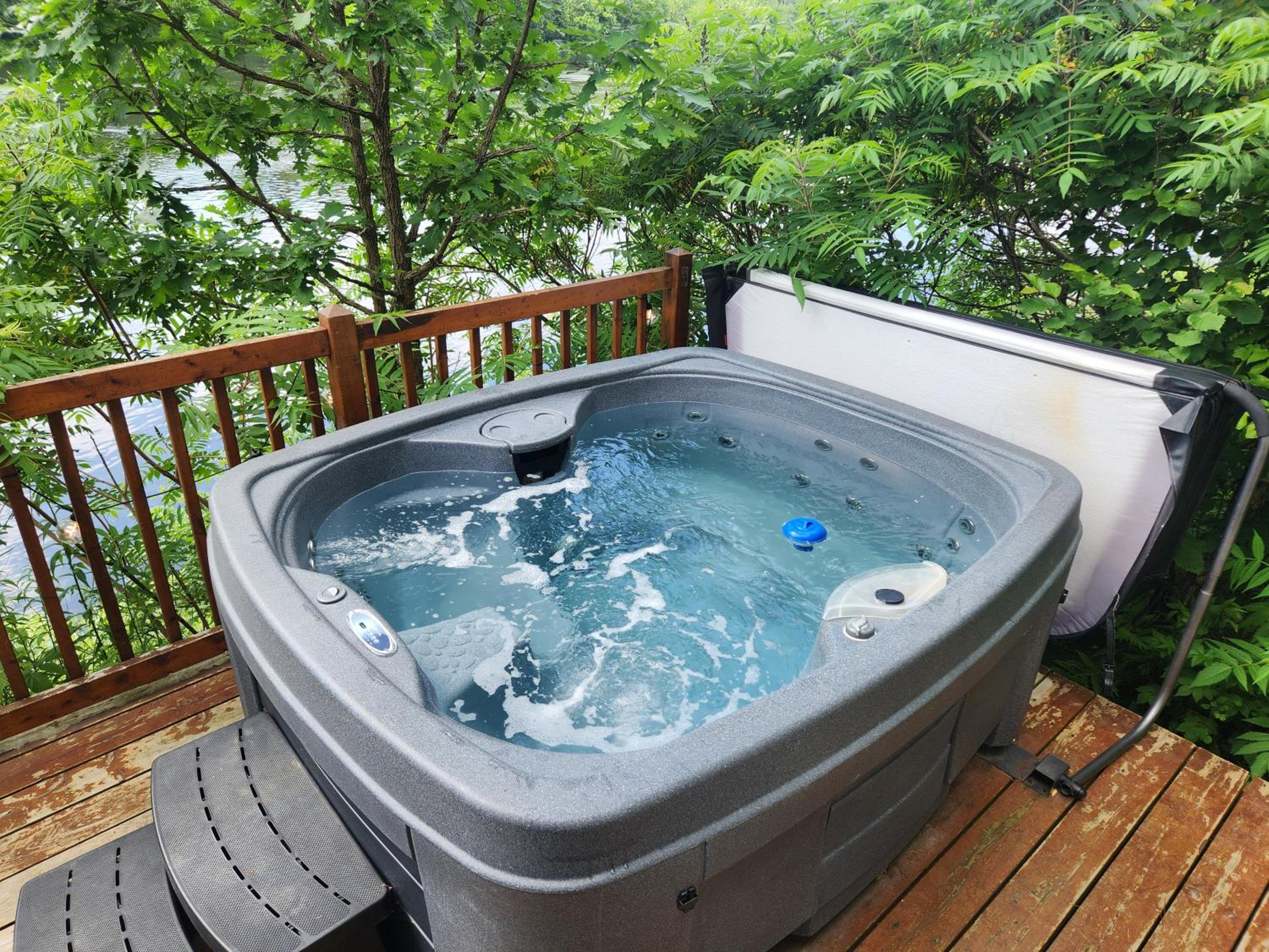 Chalet au bord de l'eau avec spa privé - Mauricie - Portneuf - Québec