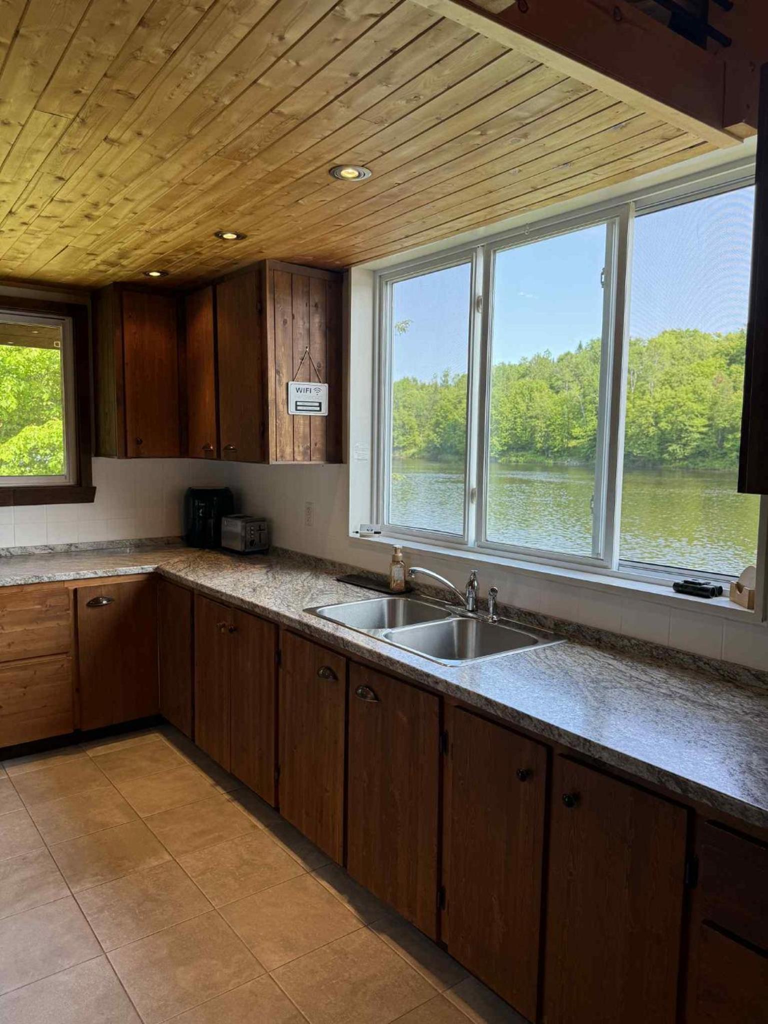 Chalet au bord de l'eau avec spa privé - Mauricie - Portneuf - Québec