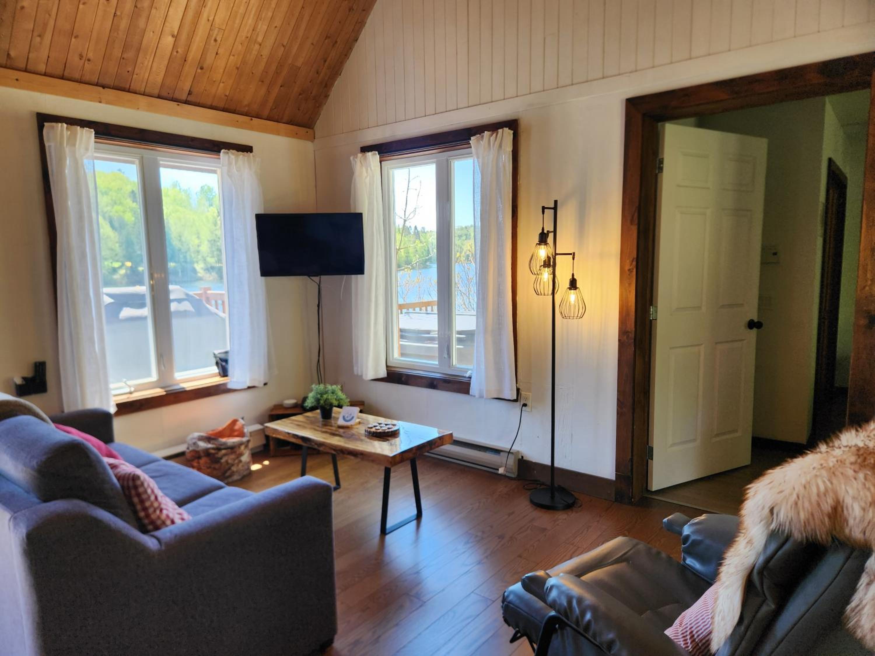 Chalet au bord de l'eau avec spa privé - Mauricie - Portneuf - Québec