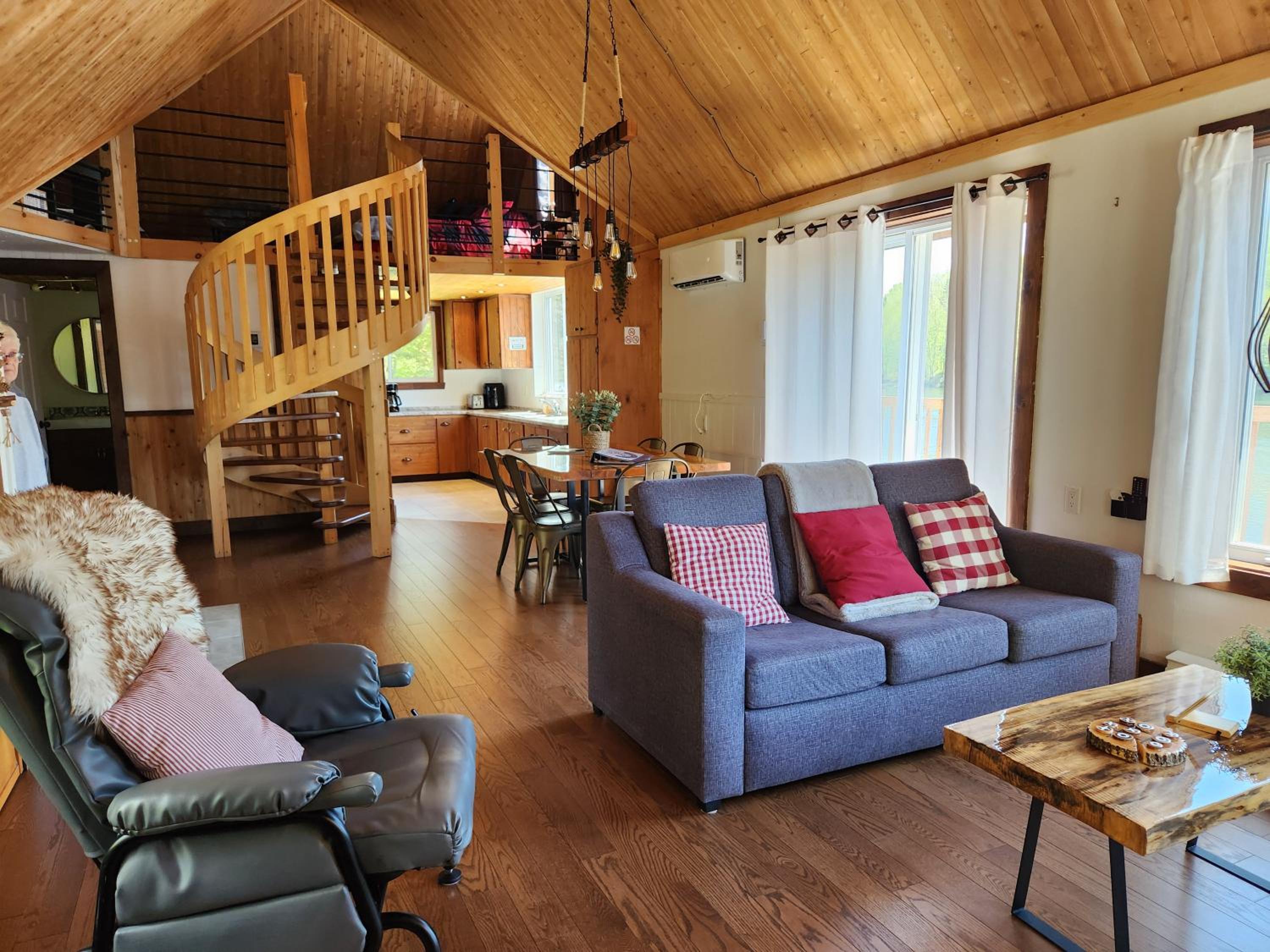 Chalet au bord de l'eau avec spa privé - Mauricie - Portneuf - Québec