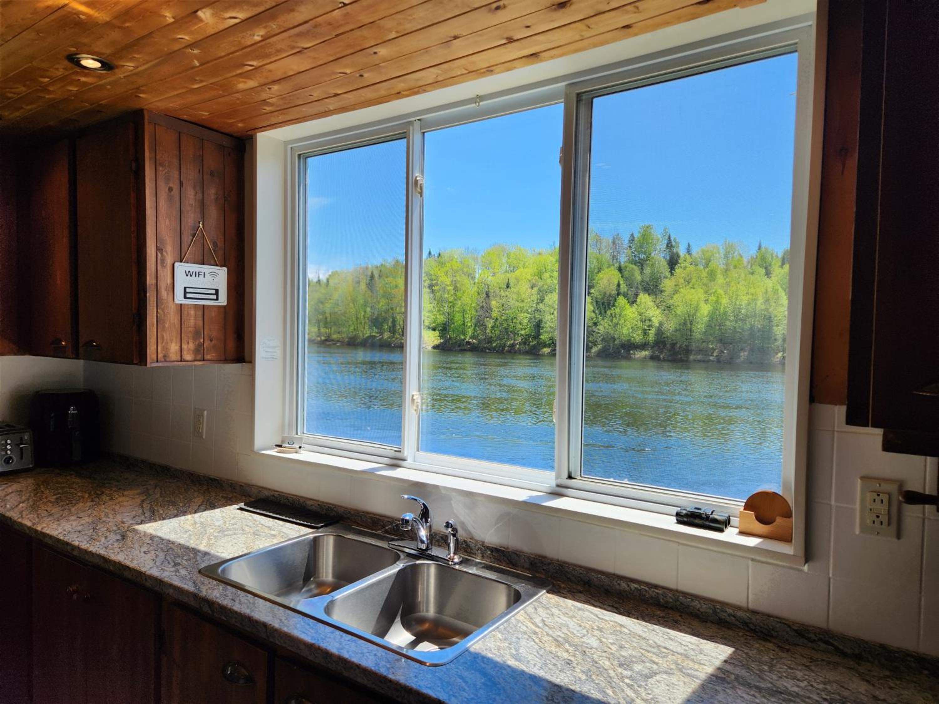 Chalet au bord de l'eau avec spa privé - Mauricie - Portneuf - Québec