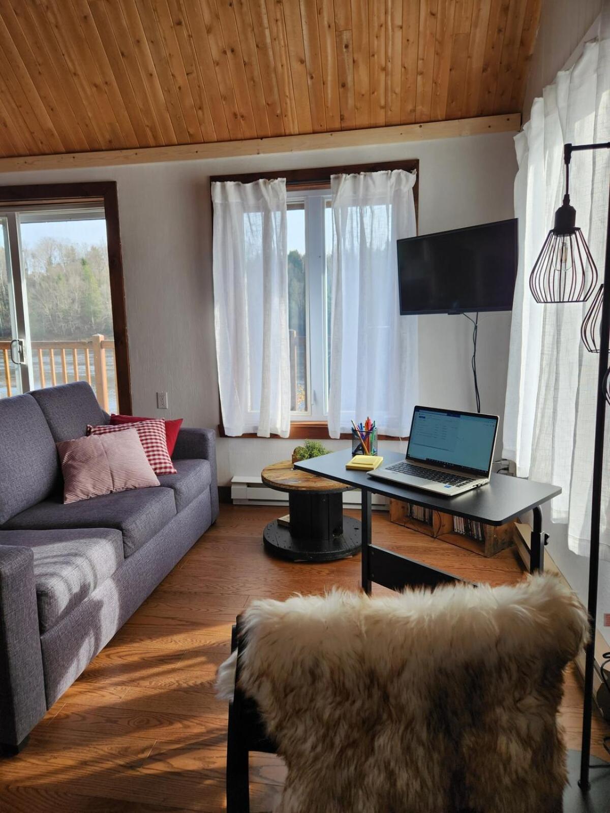 Chalet au bord de l'eau avec spa privé - Mauricie - Portneuf - Québec