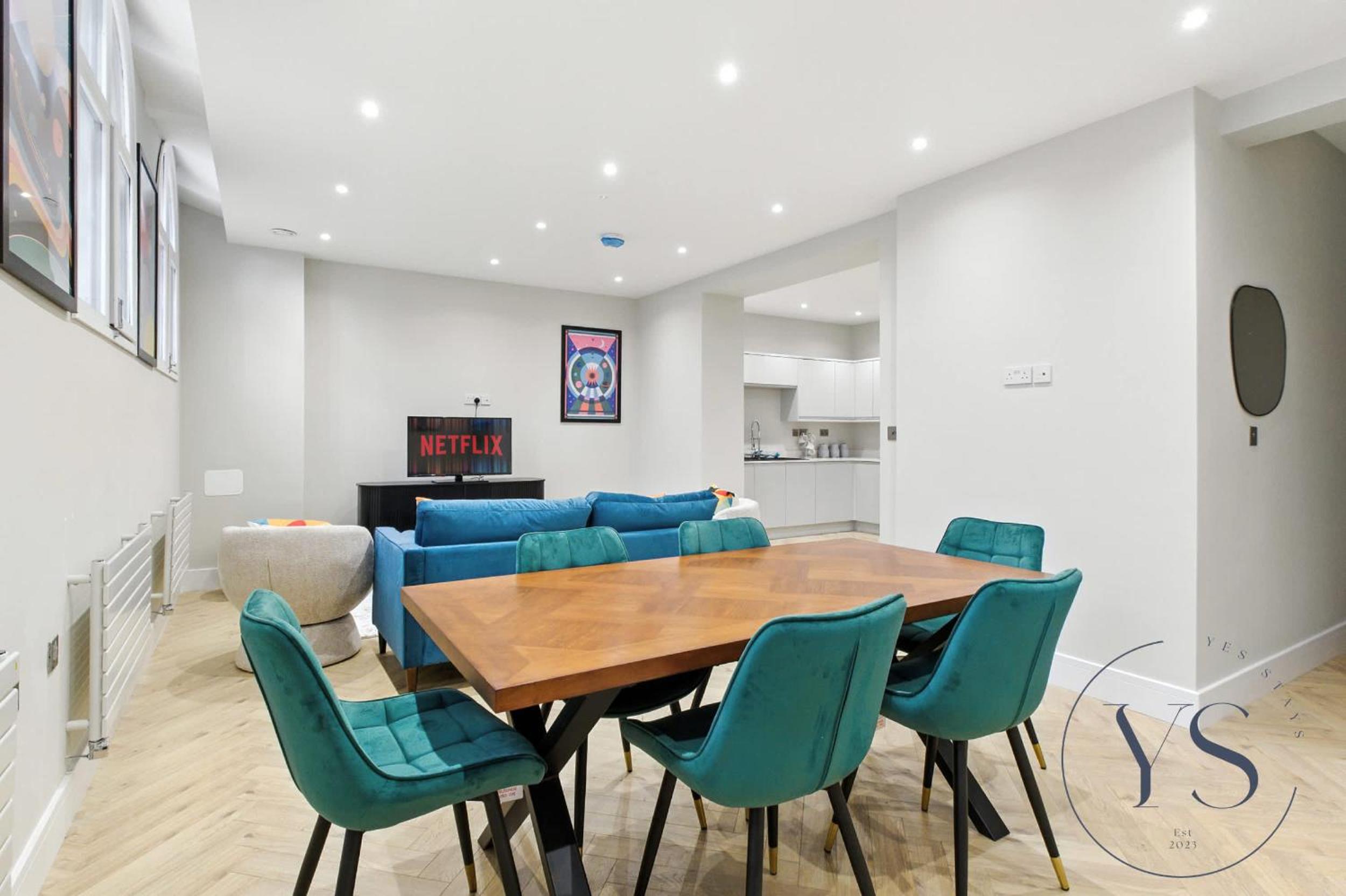 5BR Birmingham Apt with Parking, Arcade Games & Wi-Fi