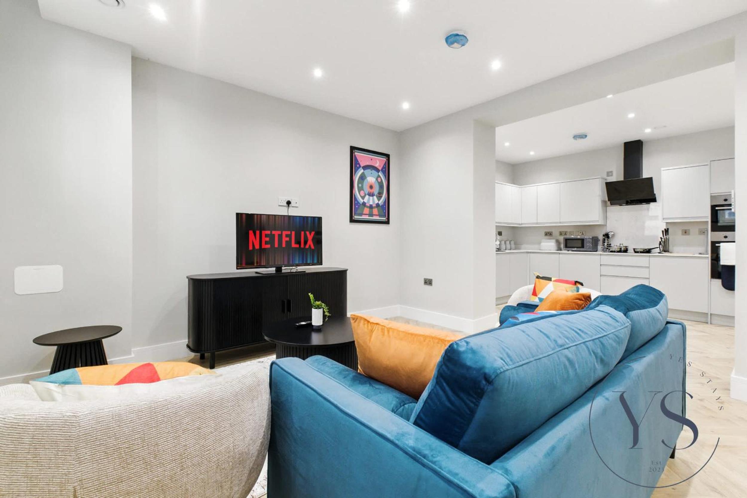 5BR Birmingham Apt with Parking, Arcade Games & Wi-Fi