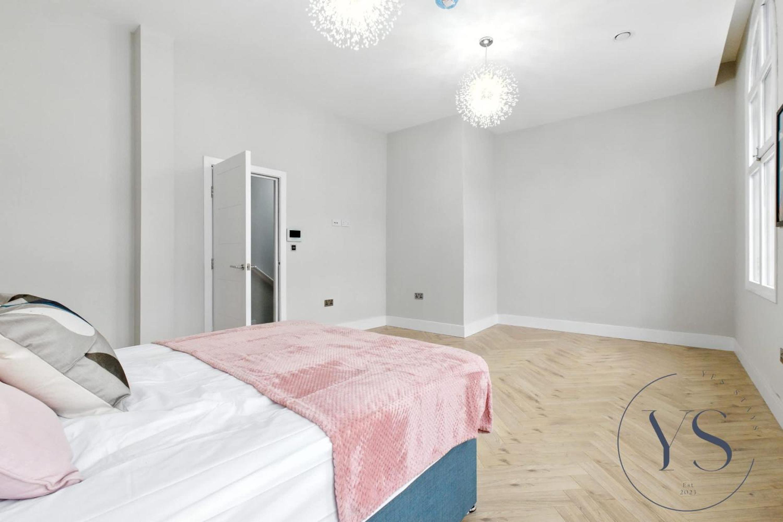 5BR Birmingham Apt with Parking, Arcade Games & Wi-Fi