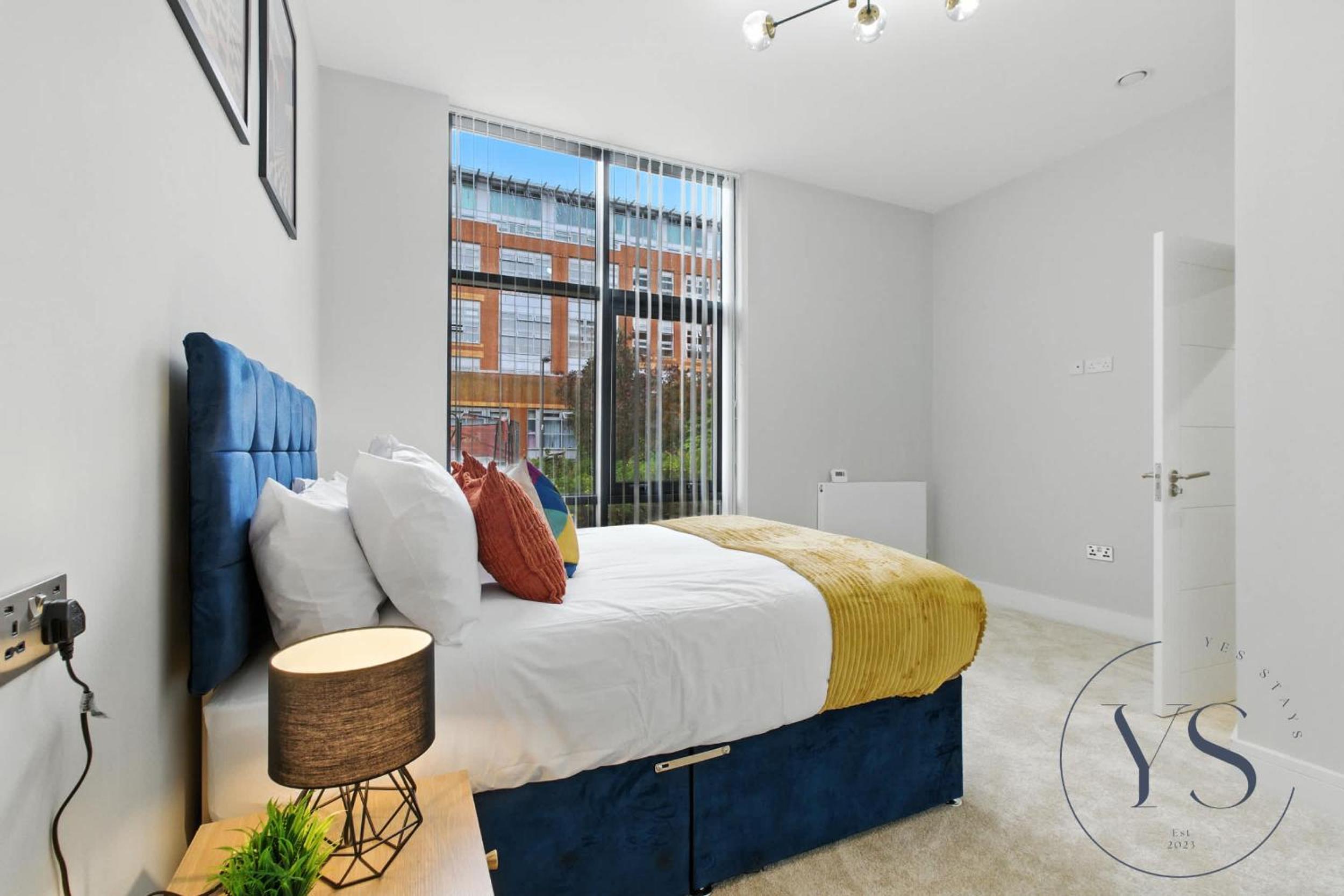 5BR Birmingham Apt with Parking, Arcade Games & Wi-Fi