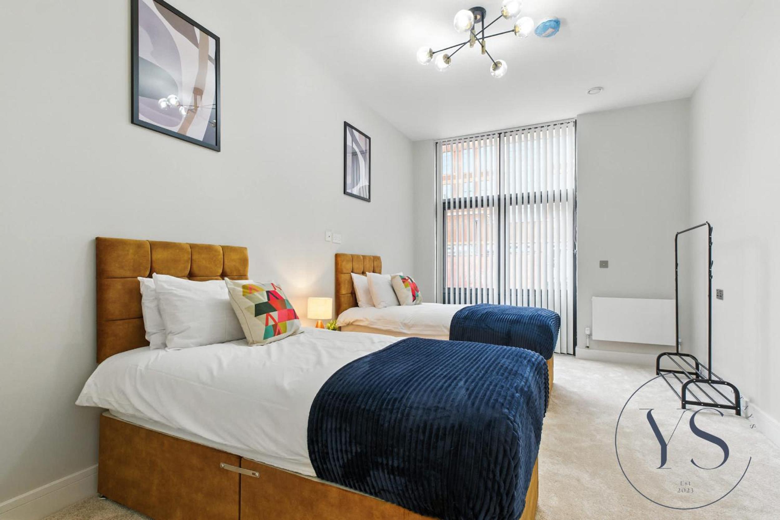 5BR Birmingham Apt with Parking, Arcade Games & Wi-Fi