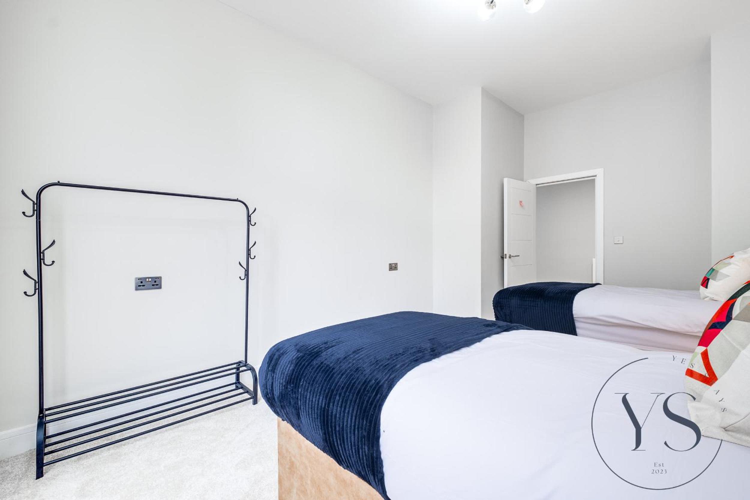 5BR Birmingham Apt with Parking, Arcade Games & Wi-Fi
