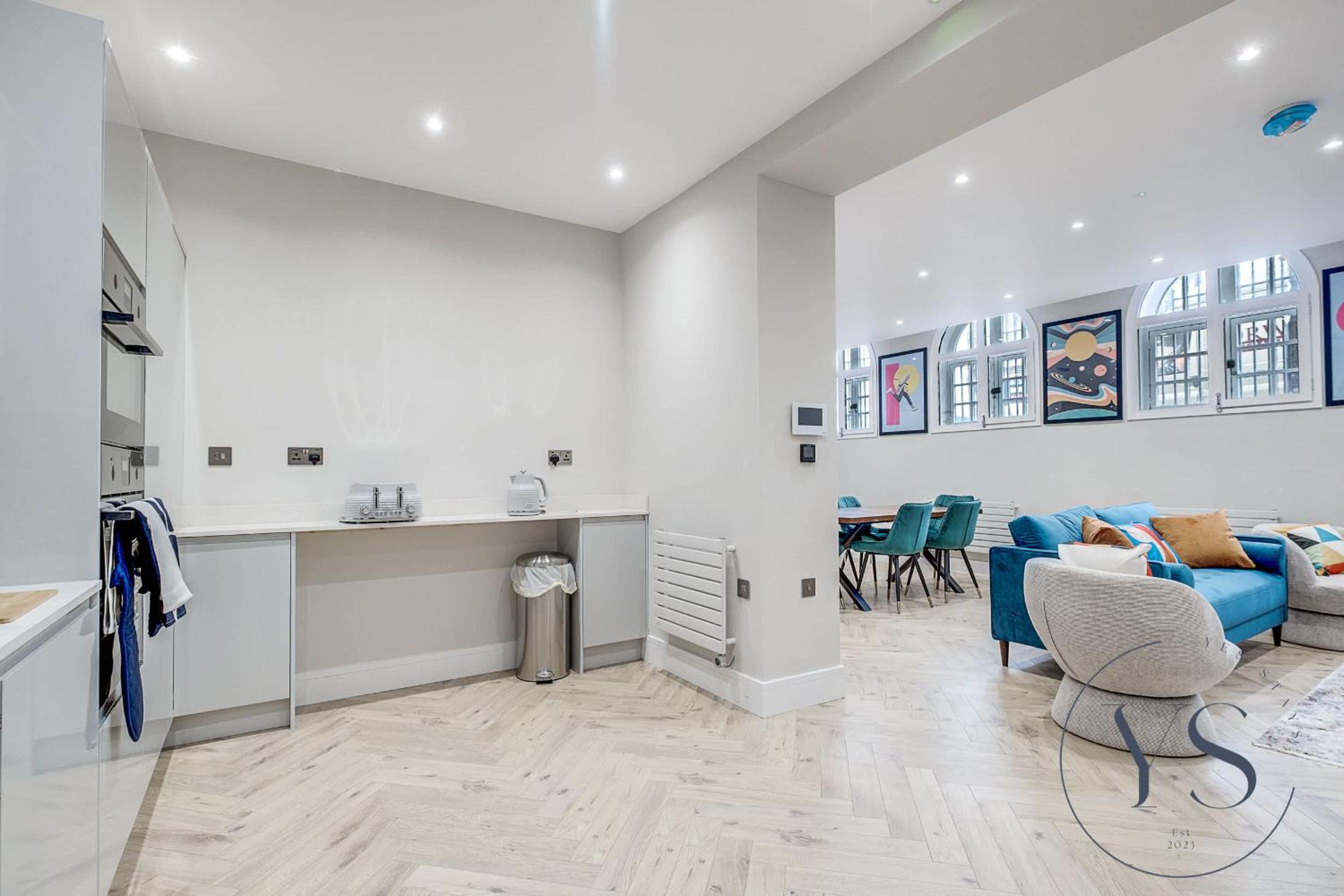 5BR Birmingham Apt with Parking, Arcade Games & Wi-Fi