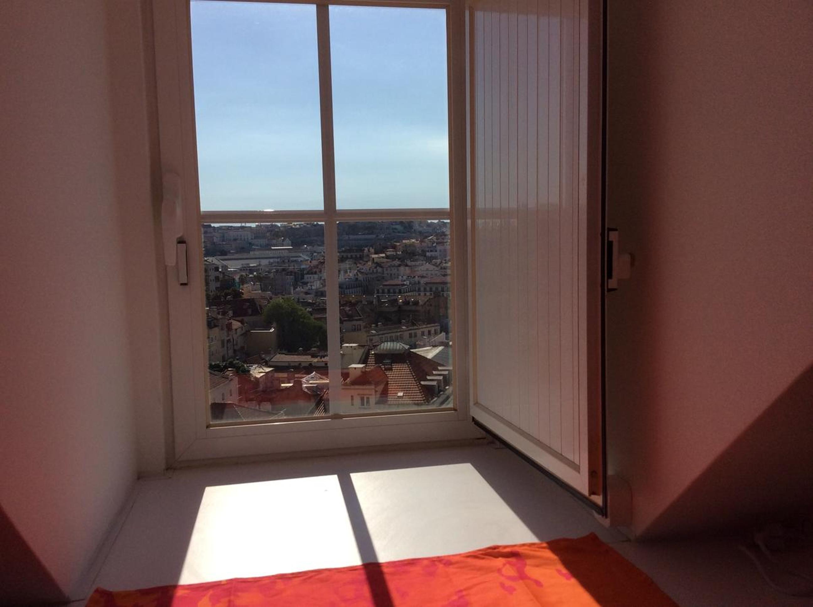 Boavista Apartment, Panoramic Castle, Graça and City Views, Historic Mouraria Lisbon view 2