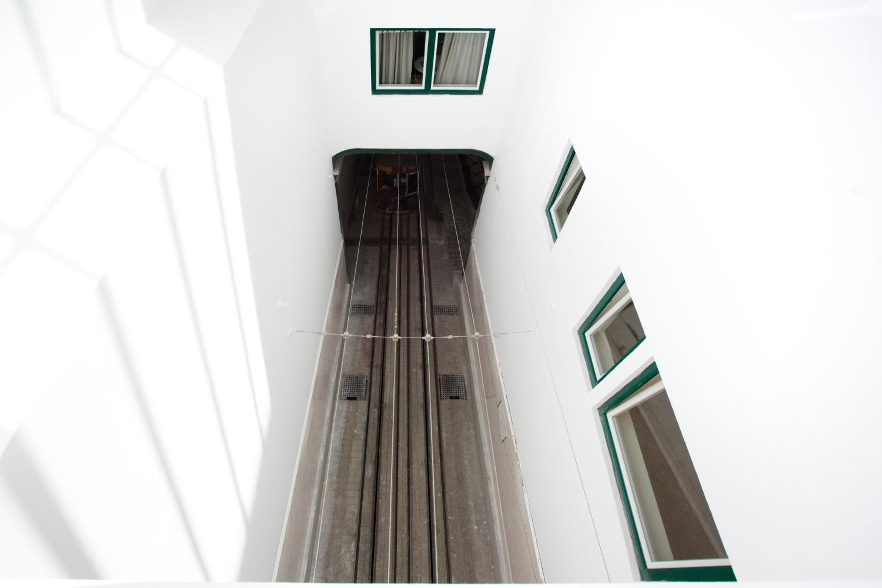LSA Ascensor da Bica by Numa