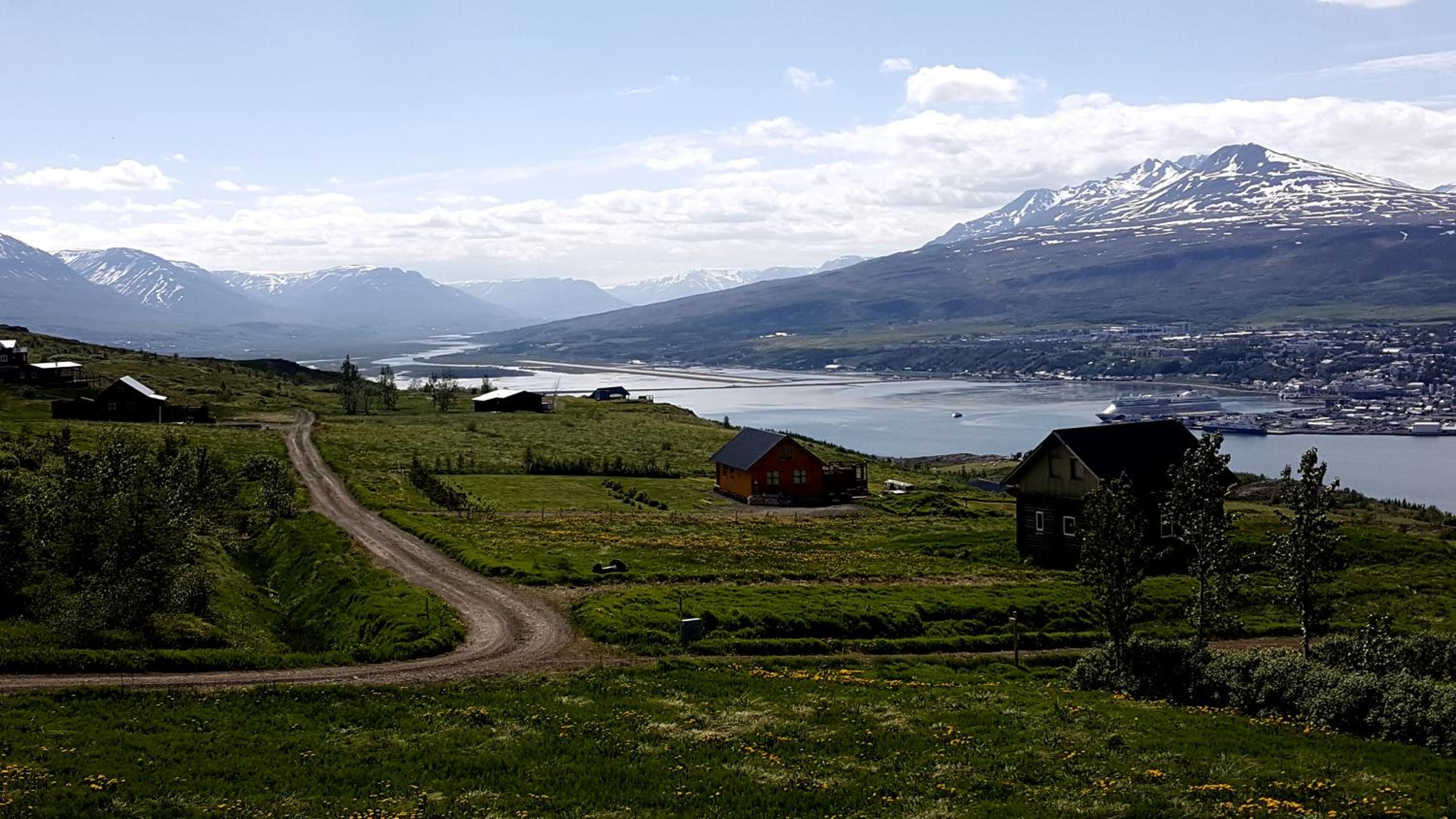 Akureyri Log Cabin