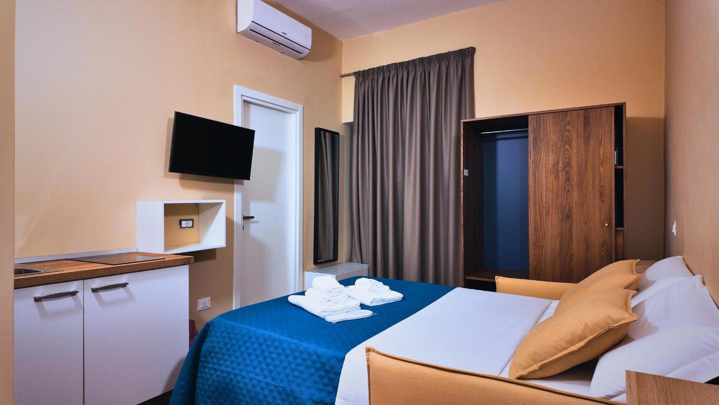 Le Vie di San Pietro Guest House