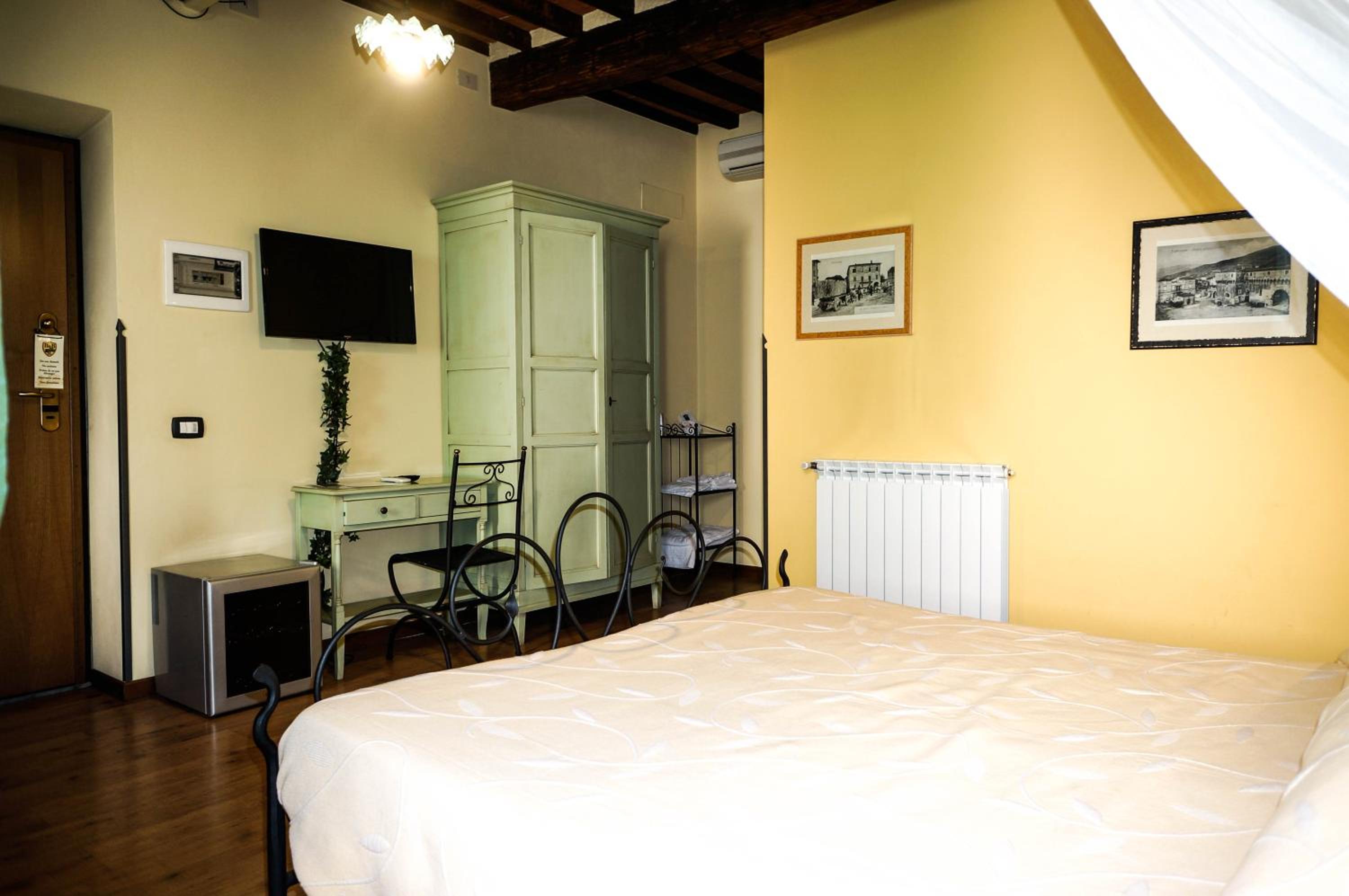 Sul Prado en Pietrasanta — hotel room