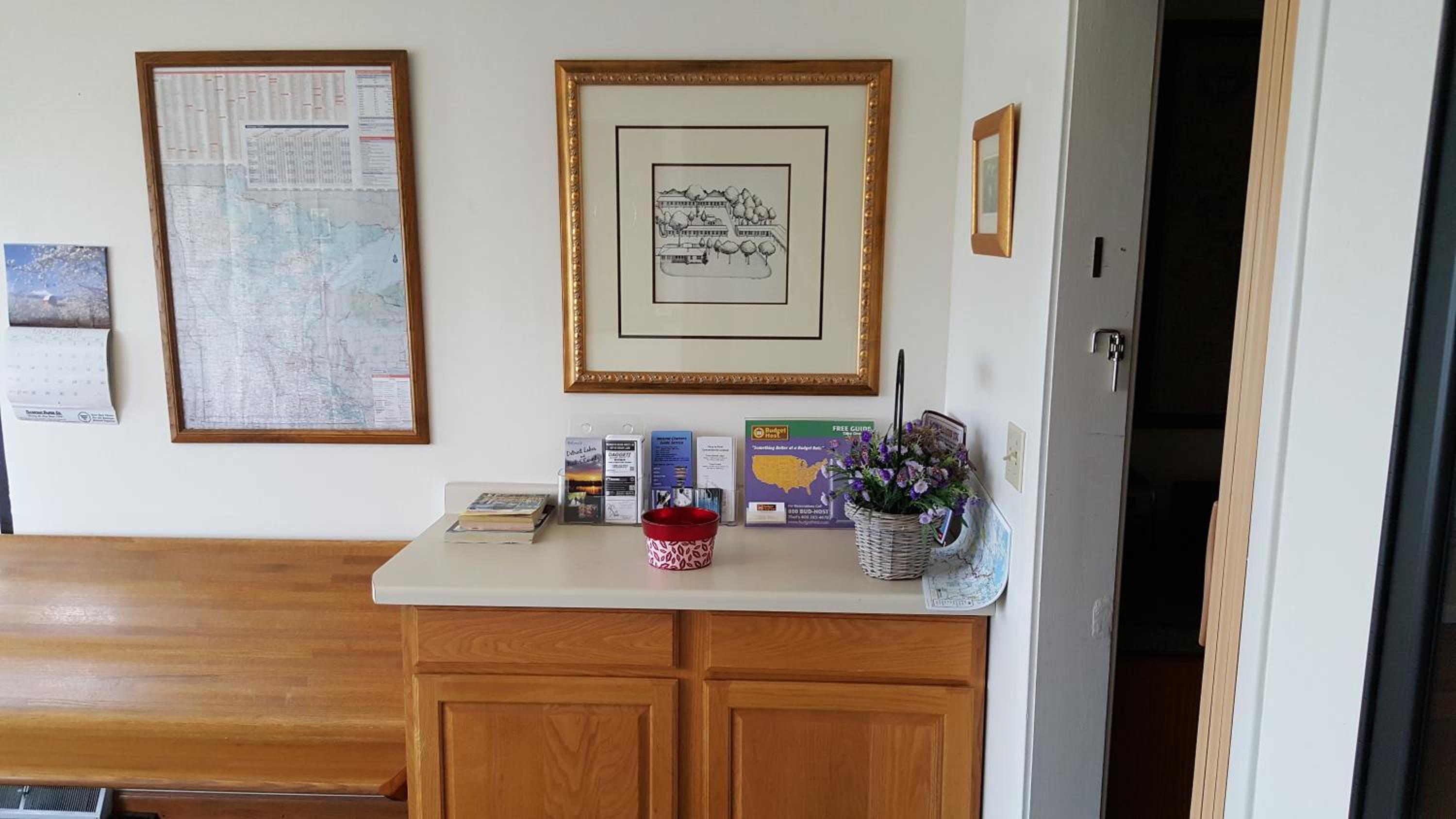 Budget Host Inn