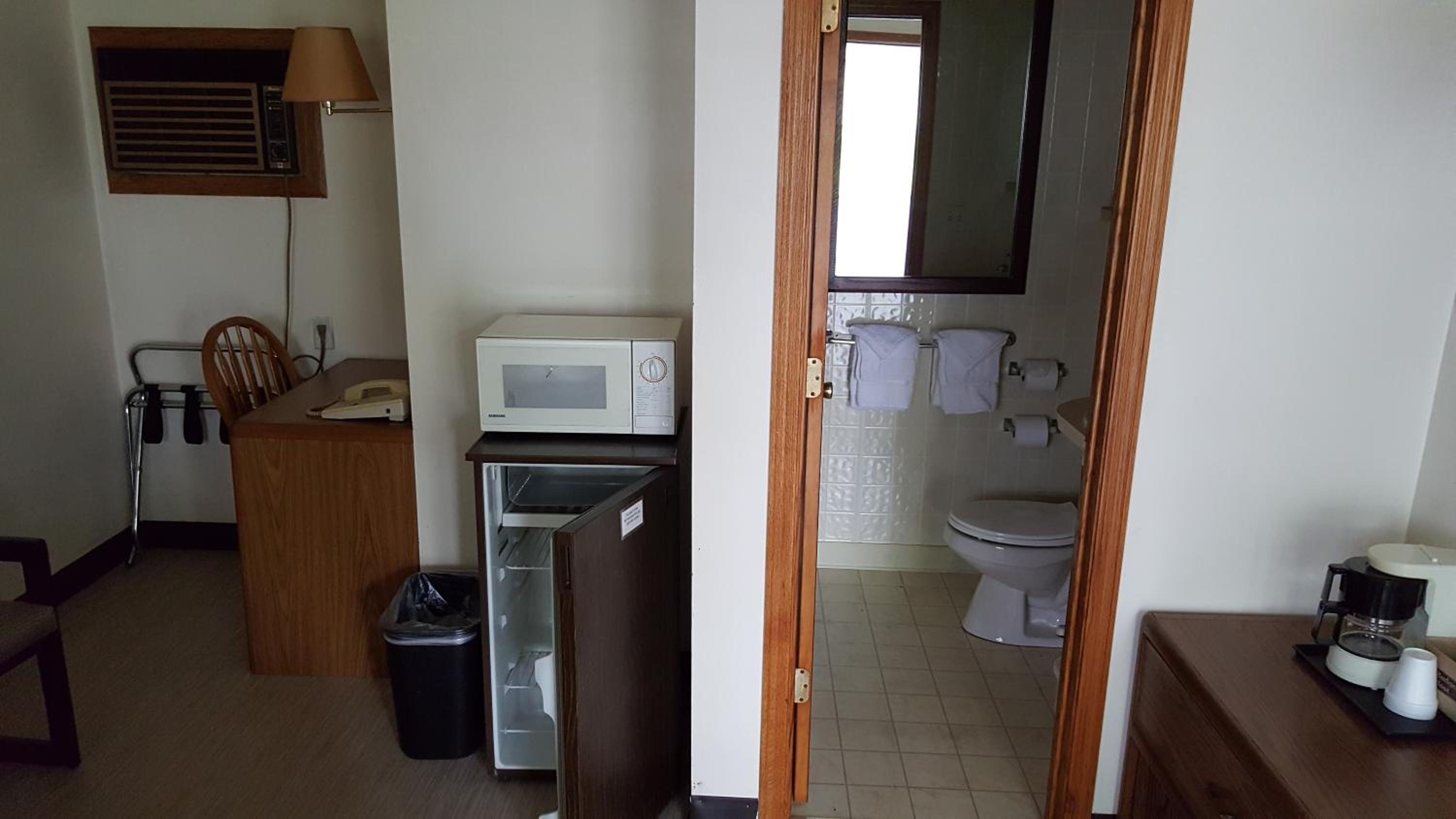 Budget Host Inn