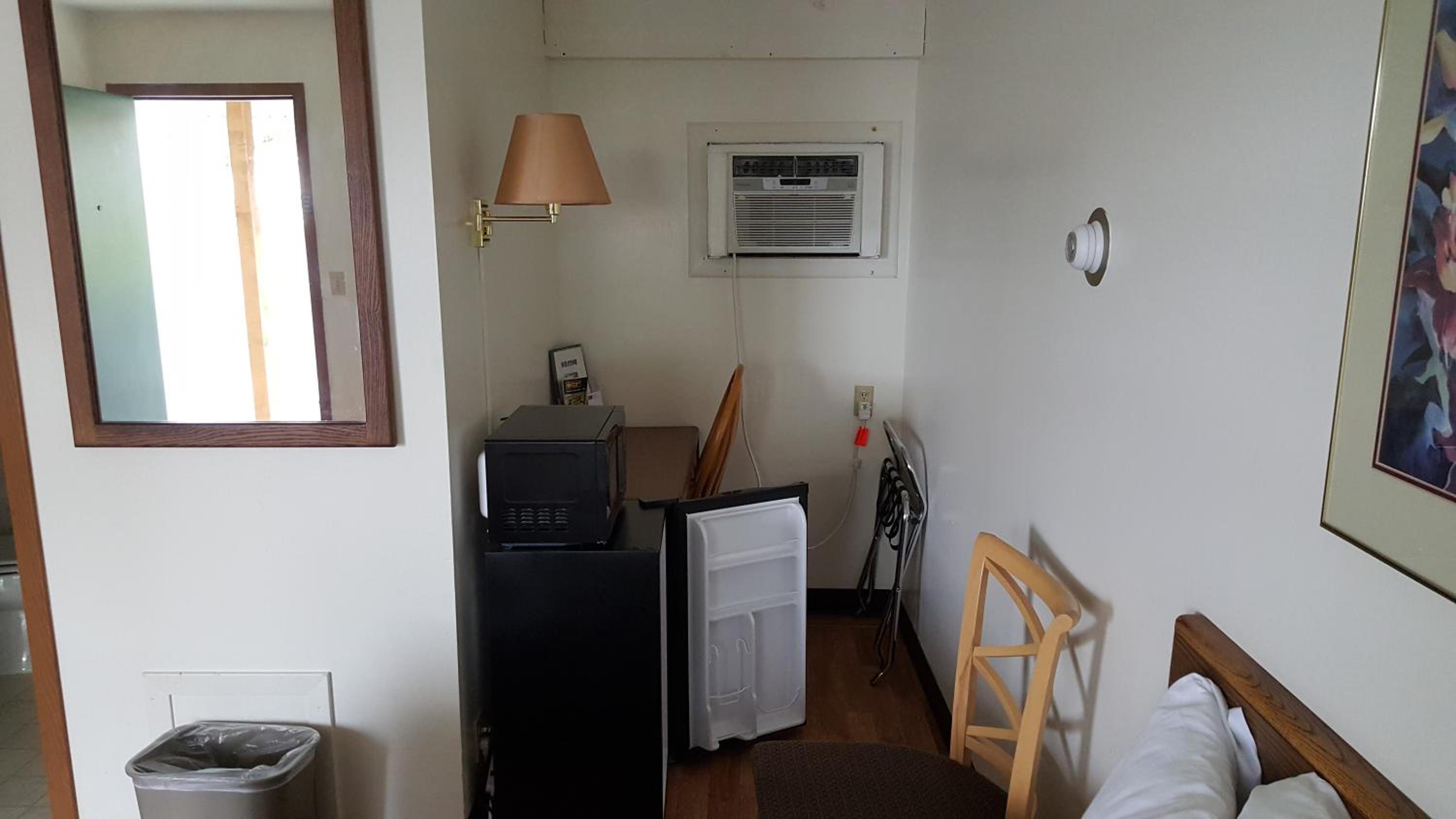 Budget Host Inn