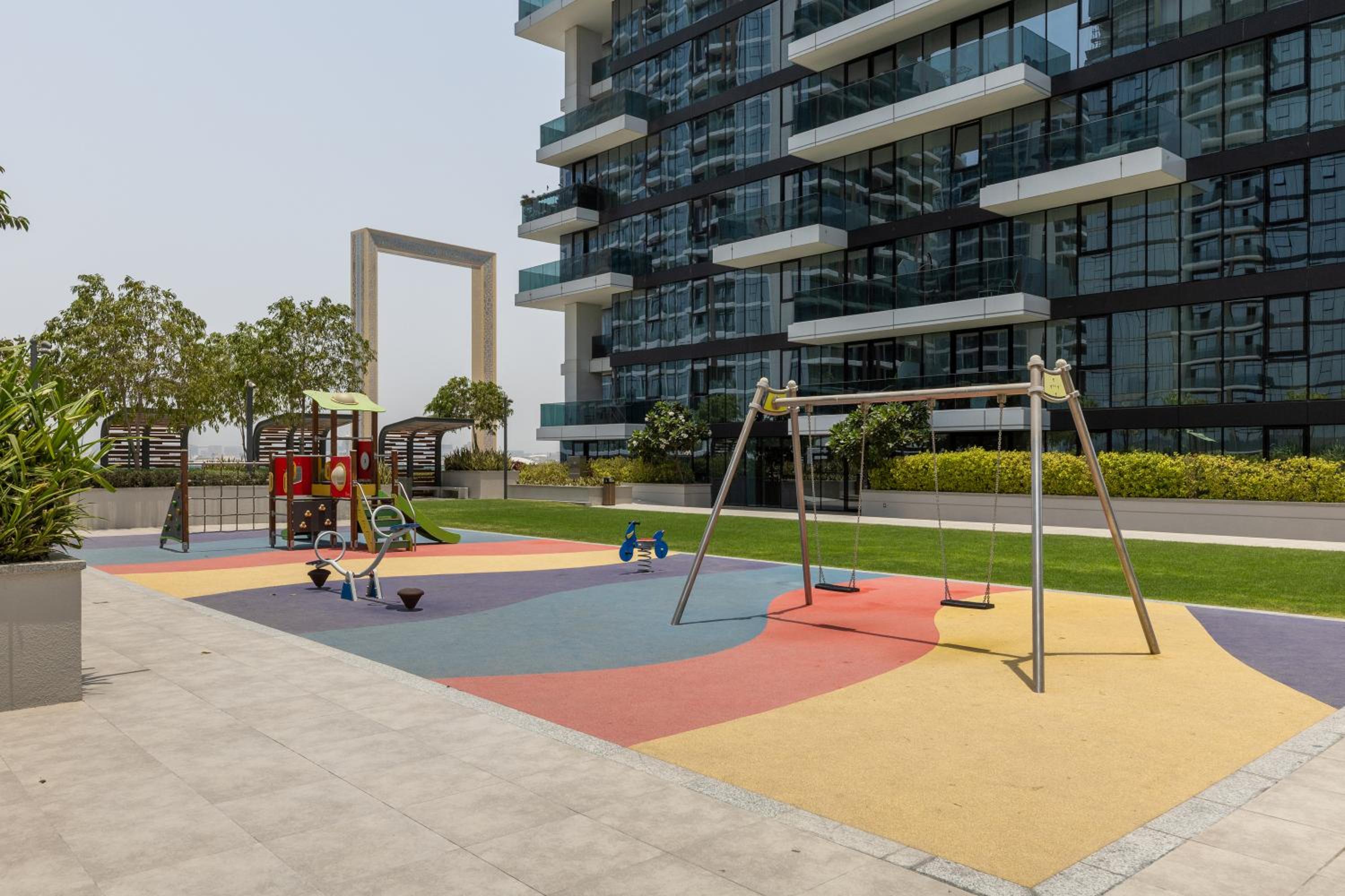 Maison Privee - Urban Parkside Living near the Iconic Dubai Frame
