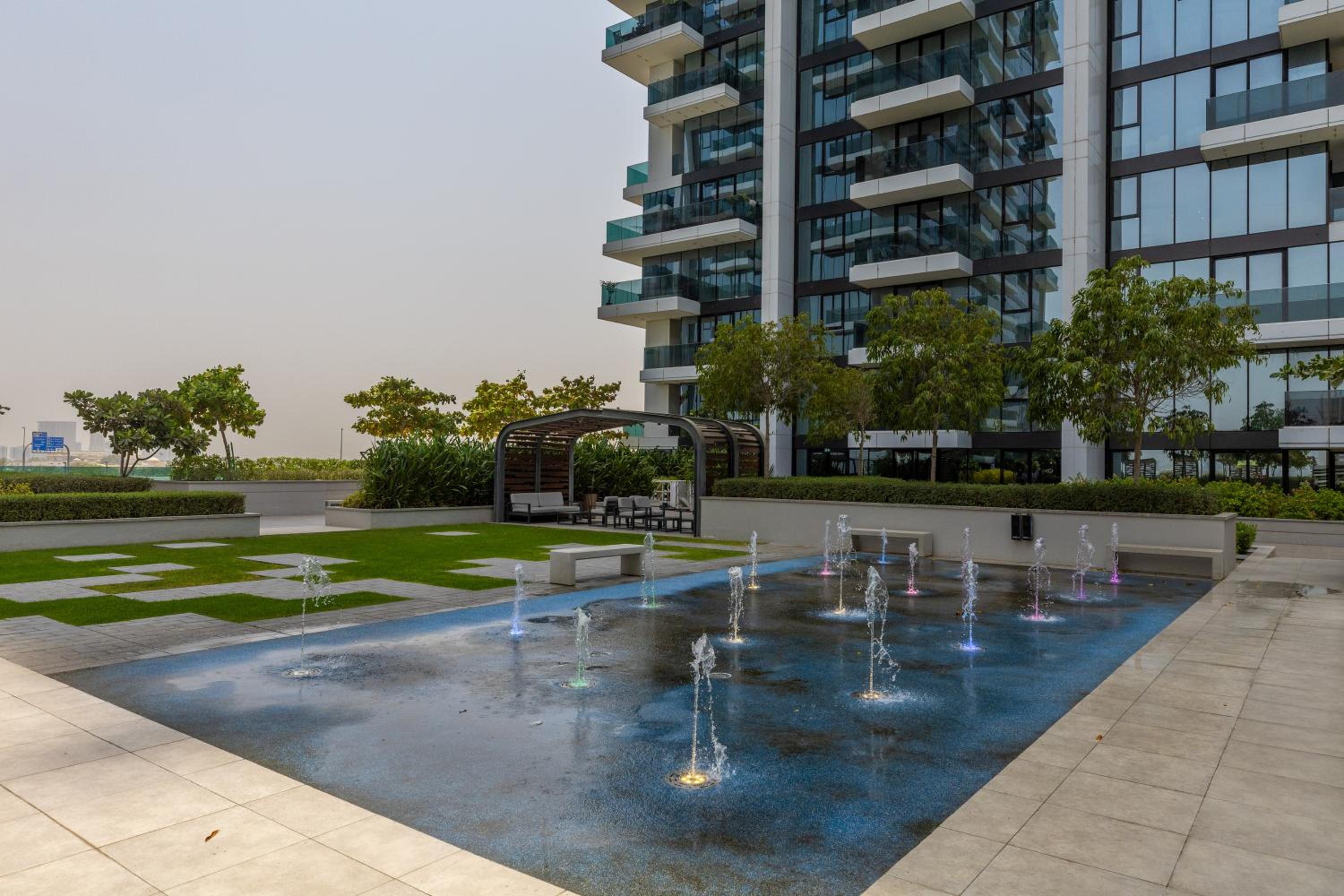 Maison Privee - Urban Parkside Living near the Iconic Dubai Frame