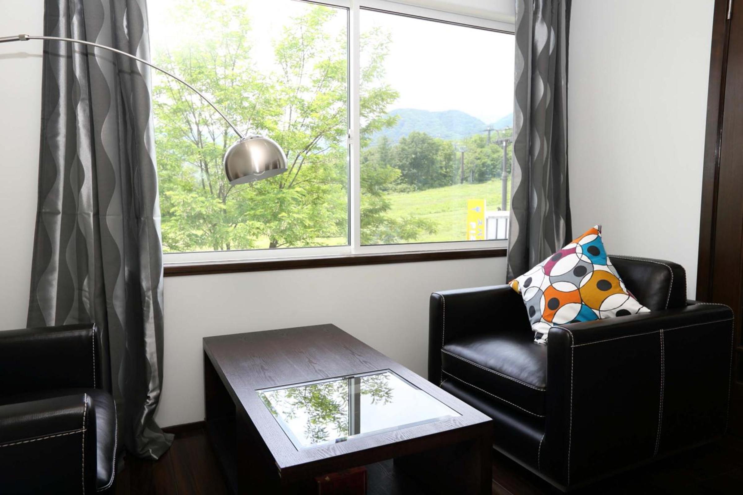 Hakuba Slopeside Chalet