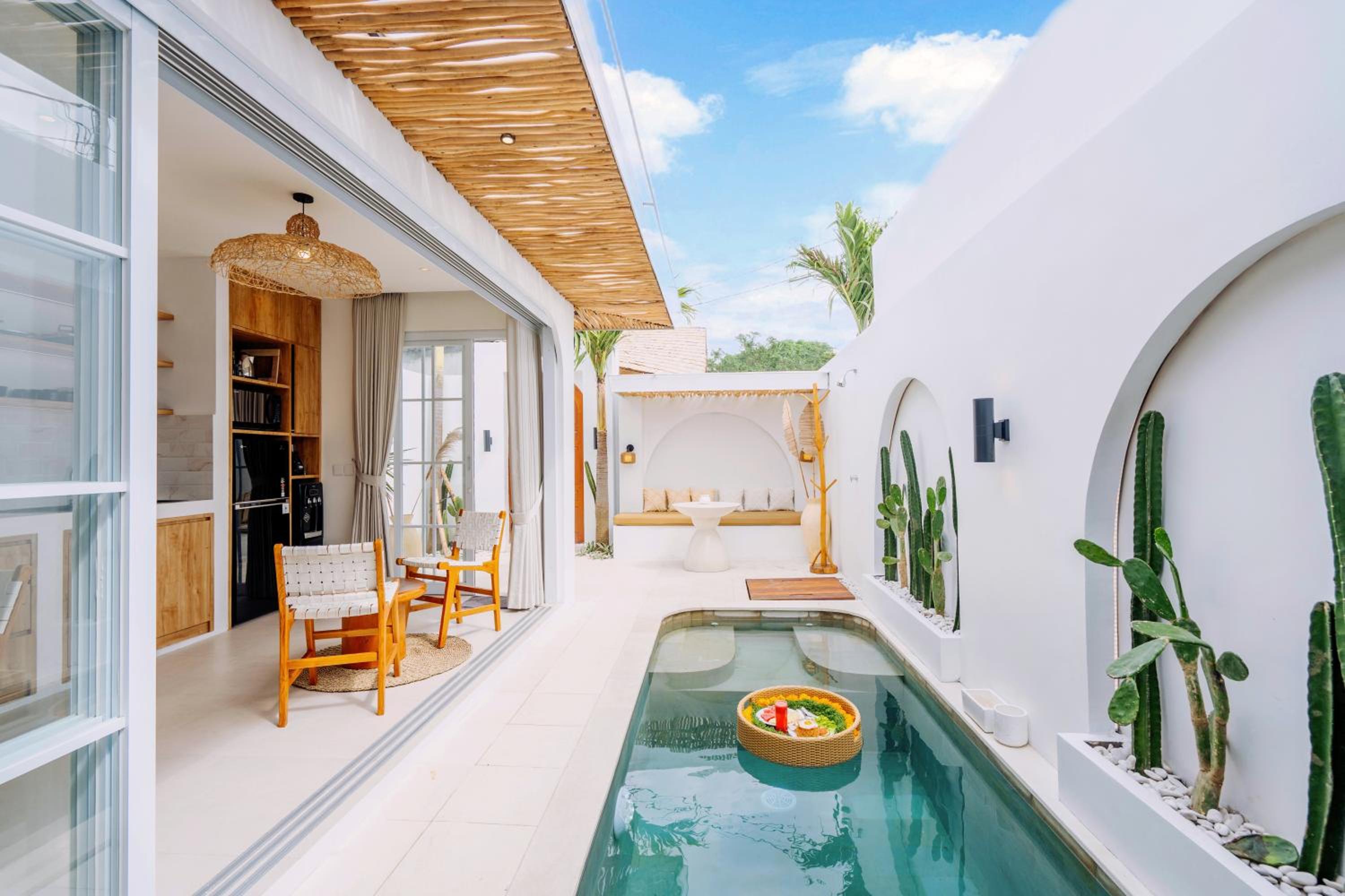 NEW! Luna Di Bali - 1BR Villa in Kerobokan