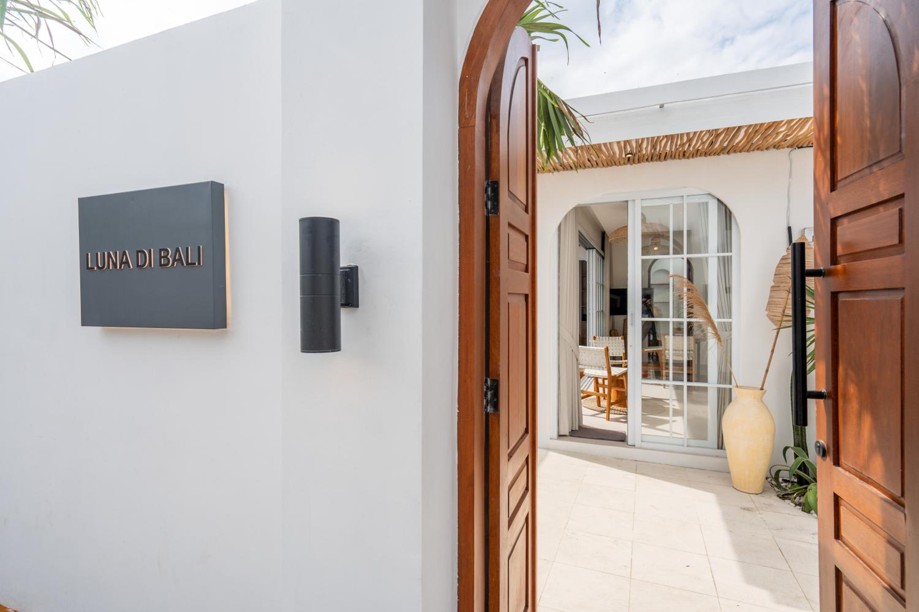 NEW! Luna Di Bali - 1BR Villa in Kerobokan