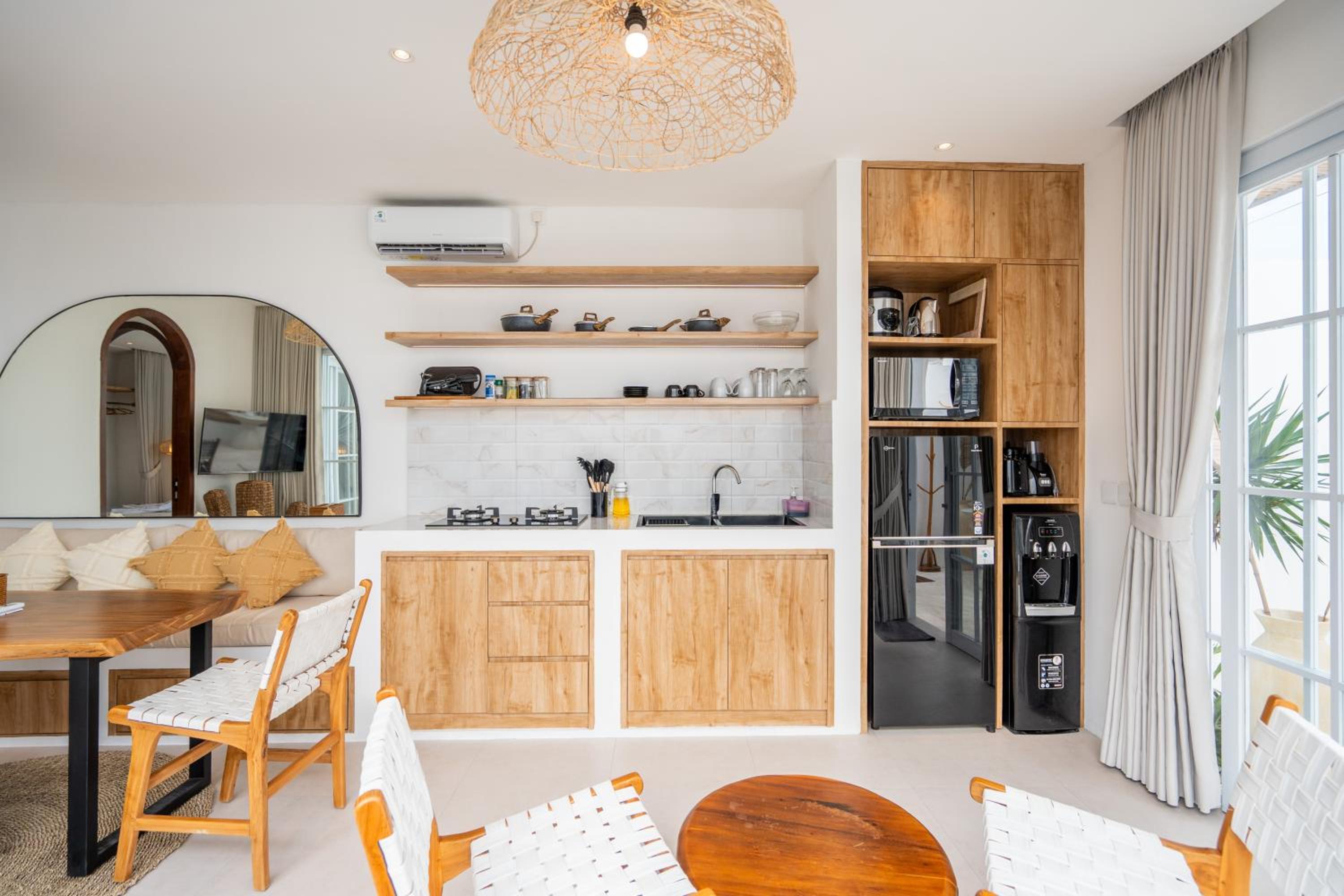NEW! Luna Di Bali - 1BR Villa in Kerobokan