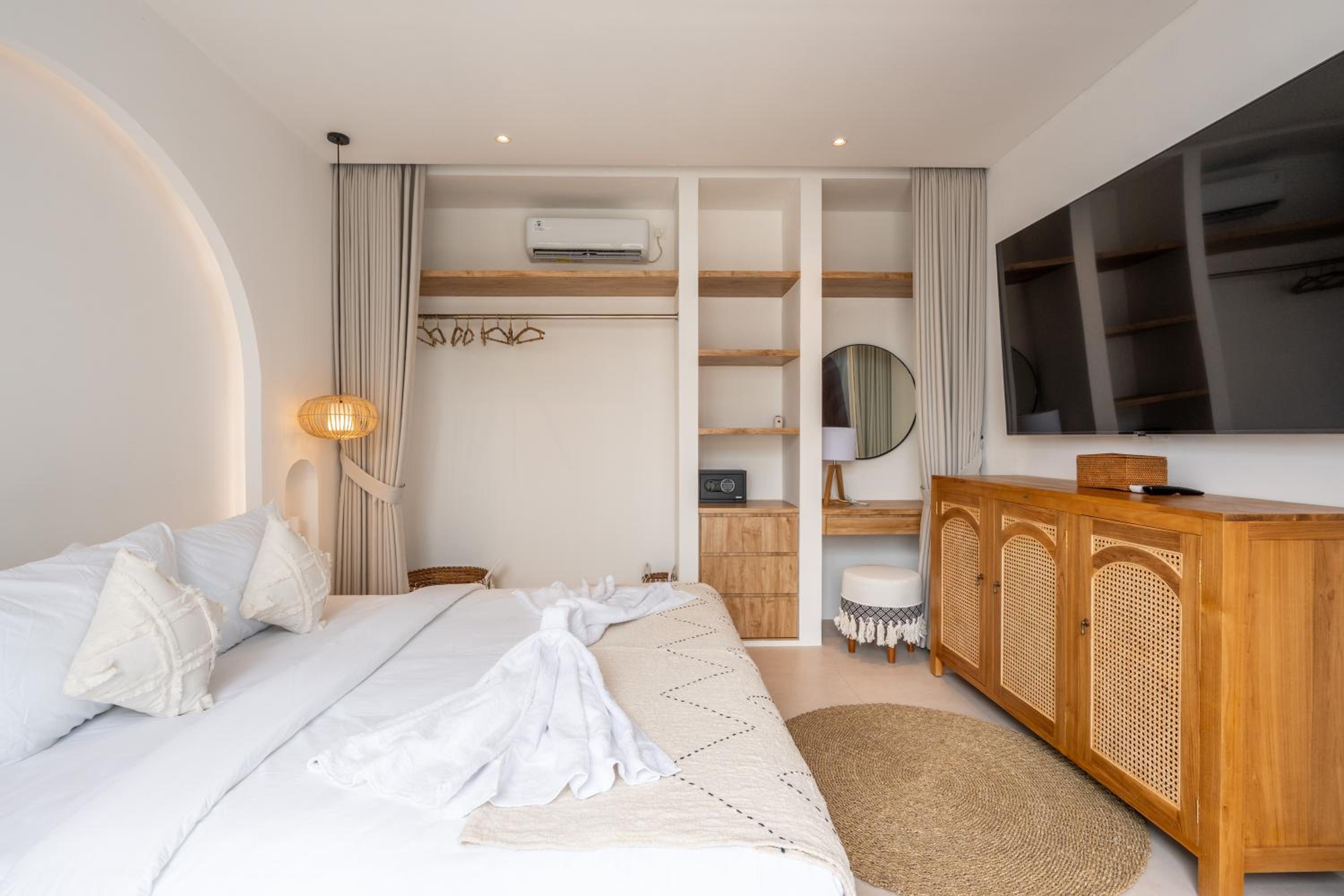 NEW! Luna Di Bali - 1BR Villa in Kerobokan