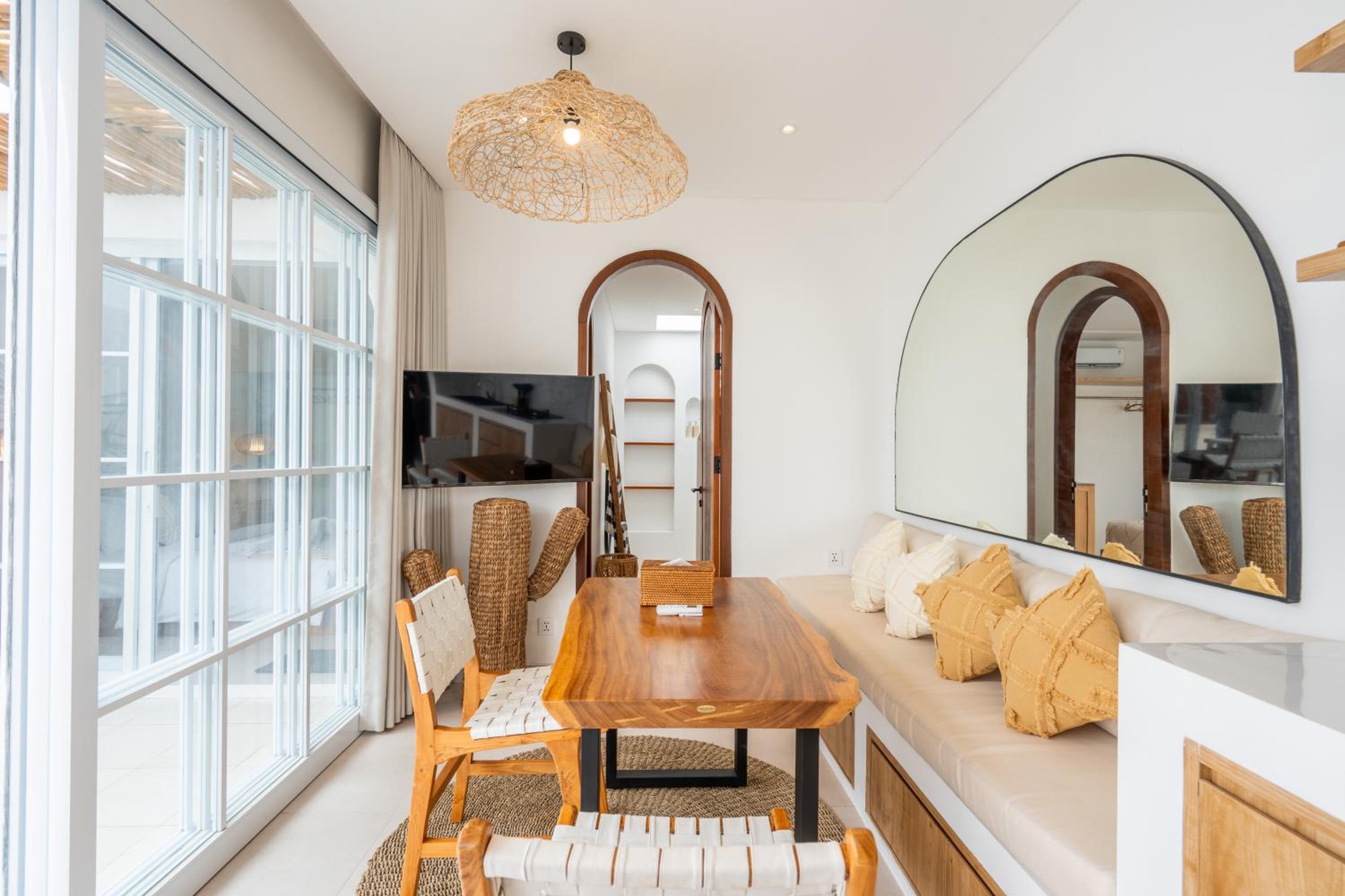 NEW! Luna Di Bali - 1BR Villa in Kerobokan