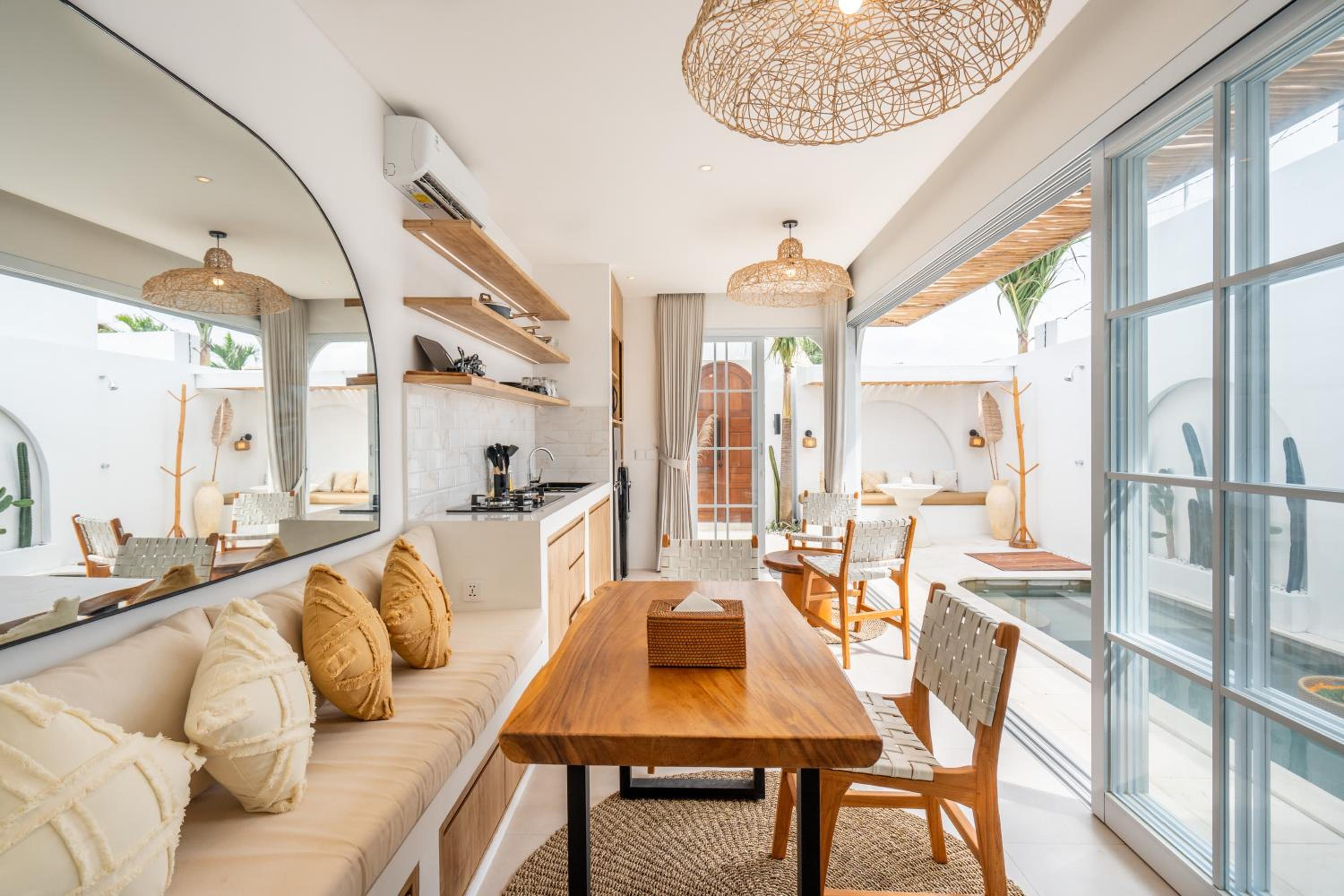 NEW! Luna Di Bali - 1BR Villa in Kerobokan