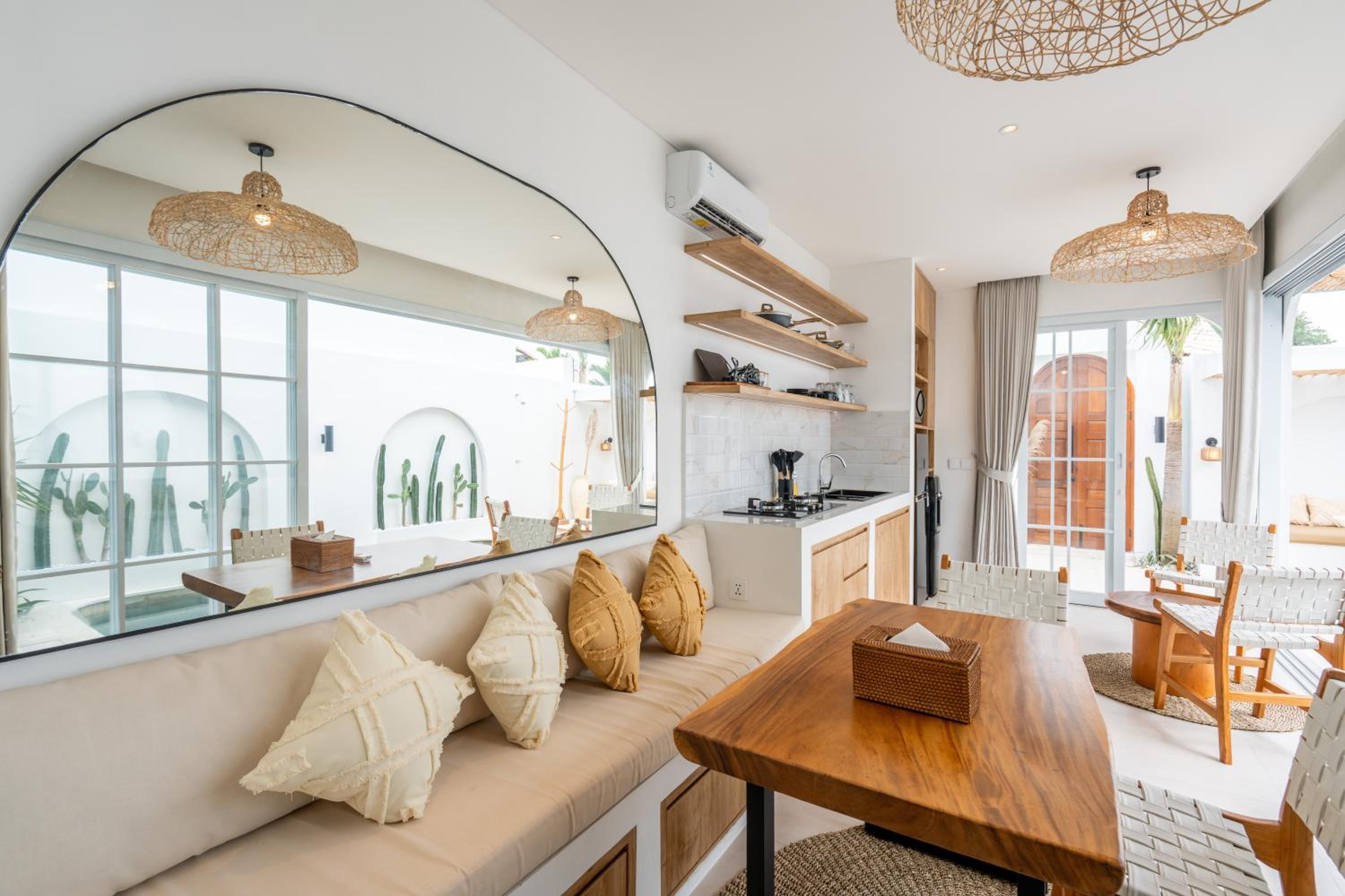 NEW! Luna Di Bali - 1BR Villa in Kerobokan
