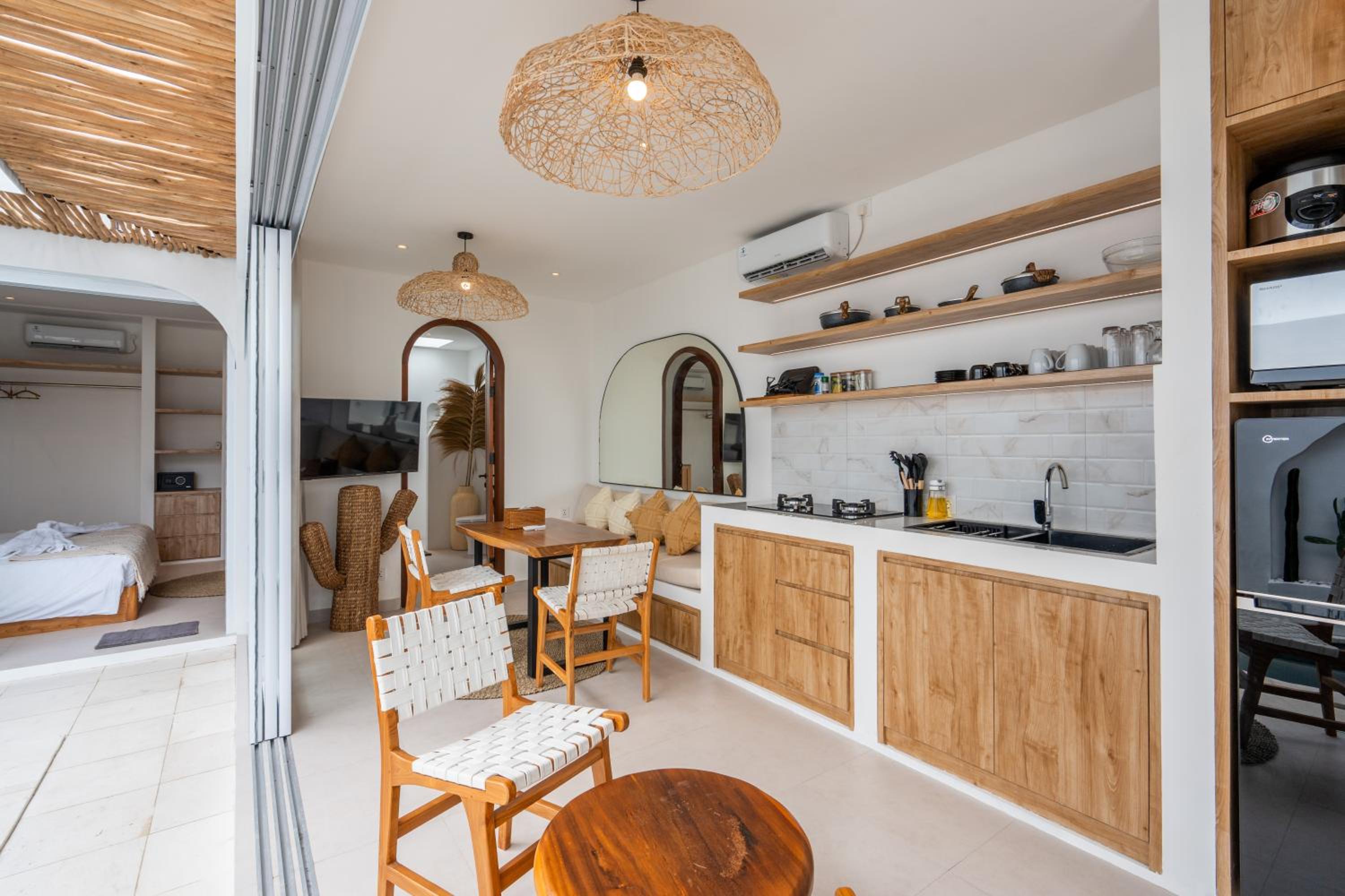 NEW! Luna Di Bali - 1BR Villa in Kerobokan