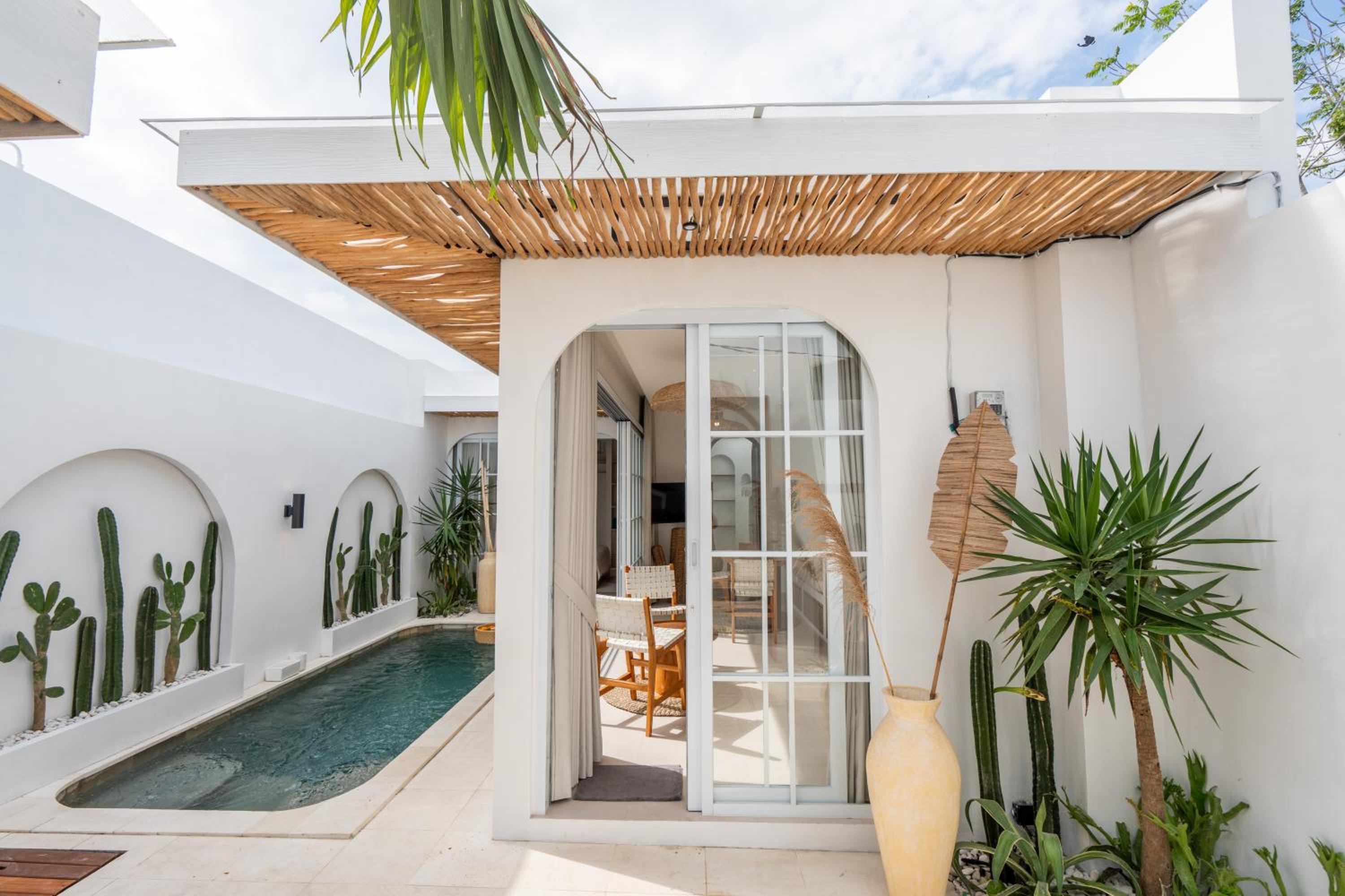 NEW! Luna Di Bali - 1BR Villa in Kerobokan